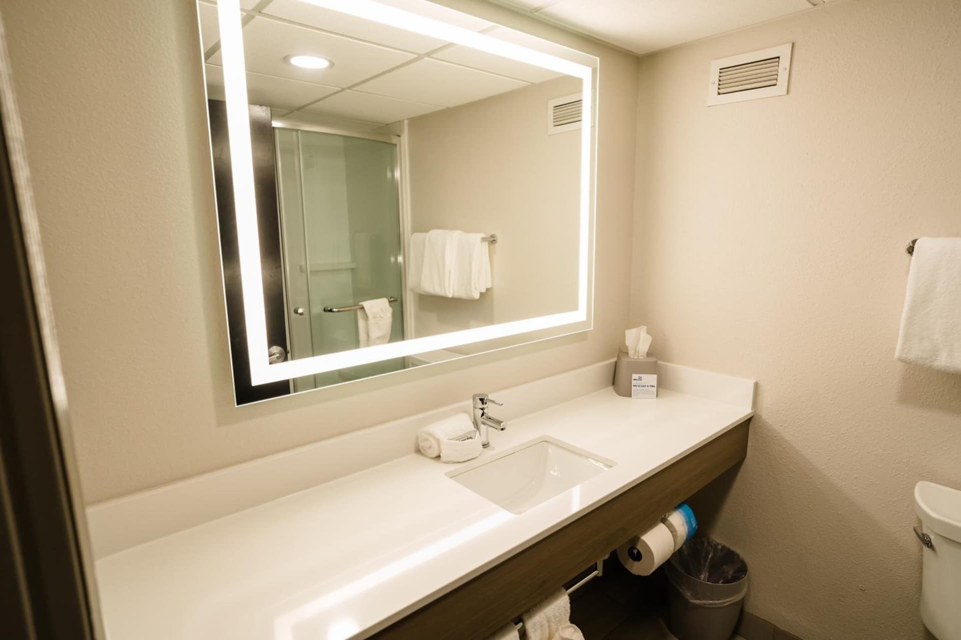 Holiday Inn Express Hotel & Suites Knoxville-North-I-75 Exit 112 by IHG gallery photo in Knoxville, TN — image 11
