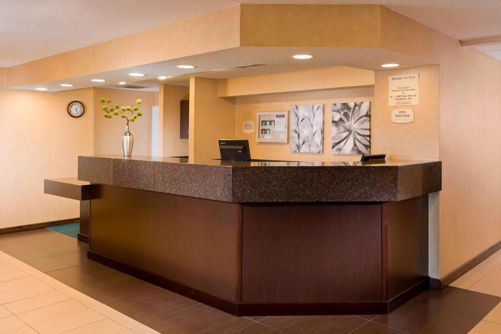 PrimeStay Extended Suites by IHG interior in Madison, WI — gallery photo 2