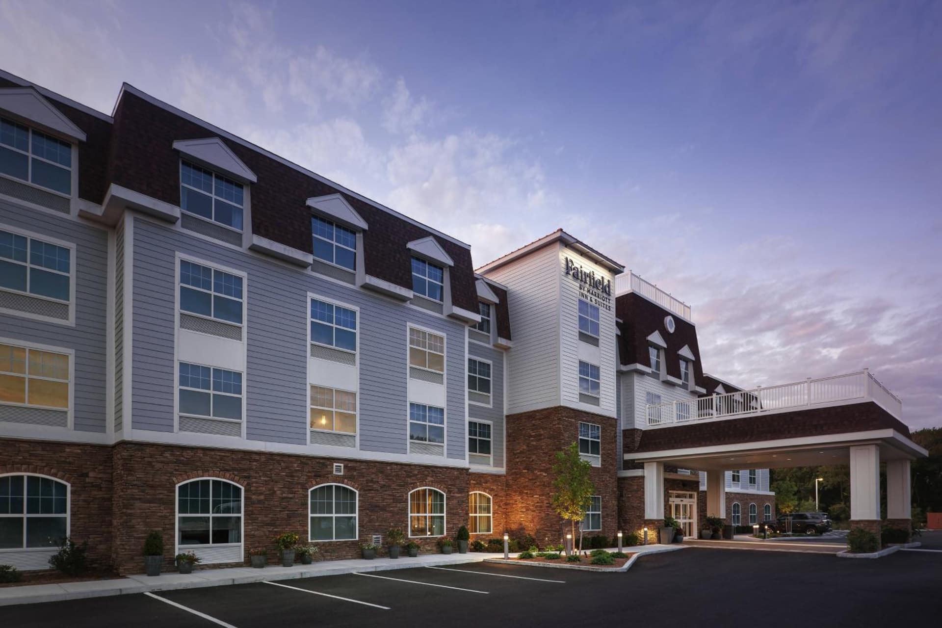 Fairfield Inn & Suites by Marriott South Kingstown Newport Area interior in South Kingstown, RI — gallery photo 2