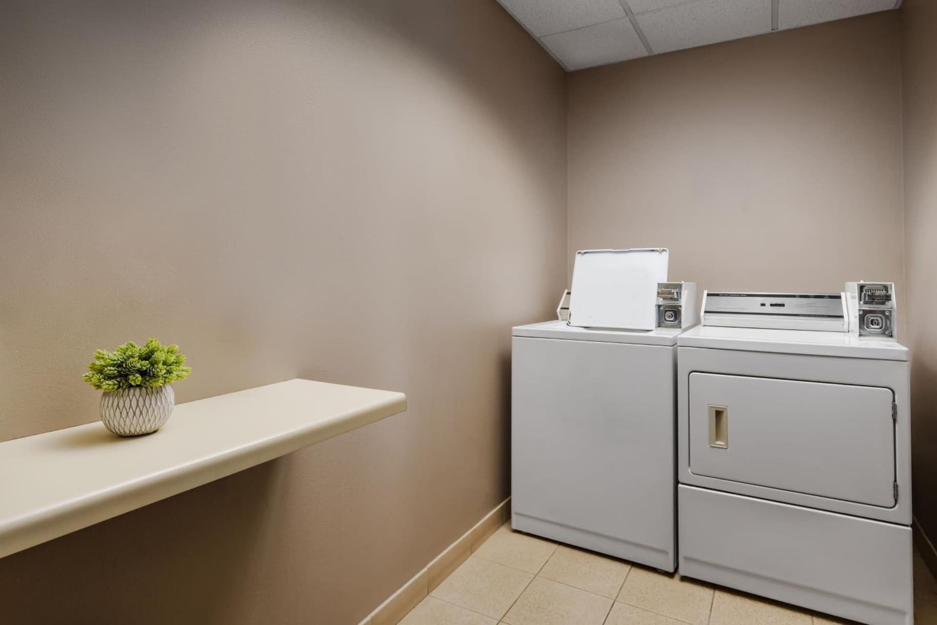 Courtyard by Marriott Sacramento Folsom gallery photo in Folsom, CA — image 5