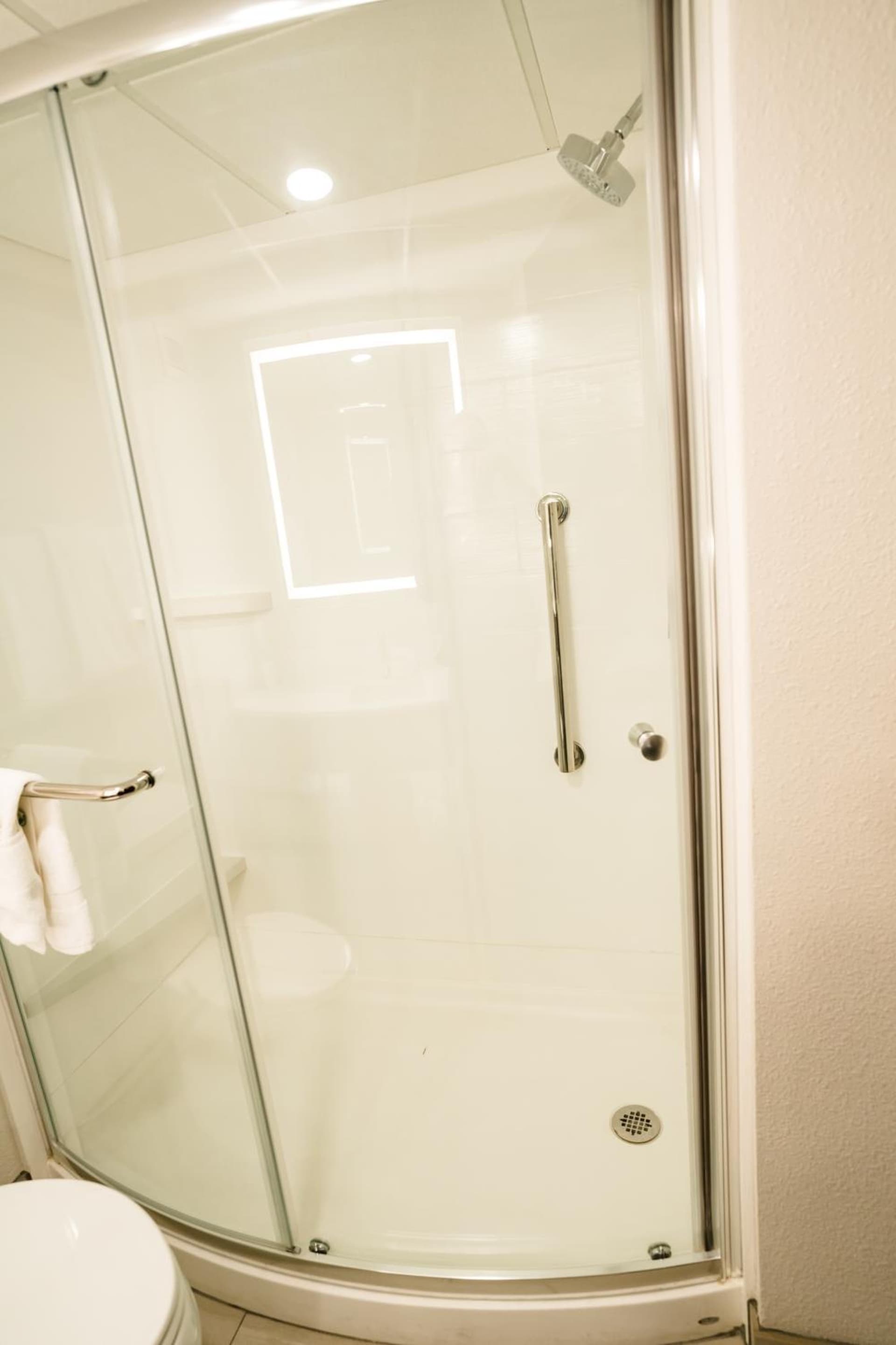 Holiday Inn Express Hotel & Suites Knoxville-North-I-75 Exit 112 by IHG gallery photo in Knoxville, TN — image 9