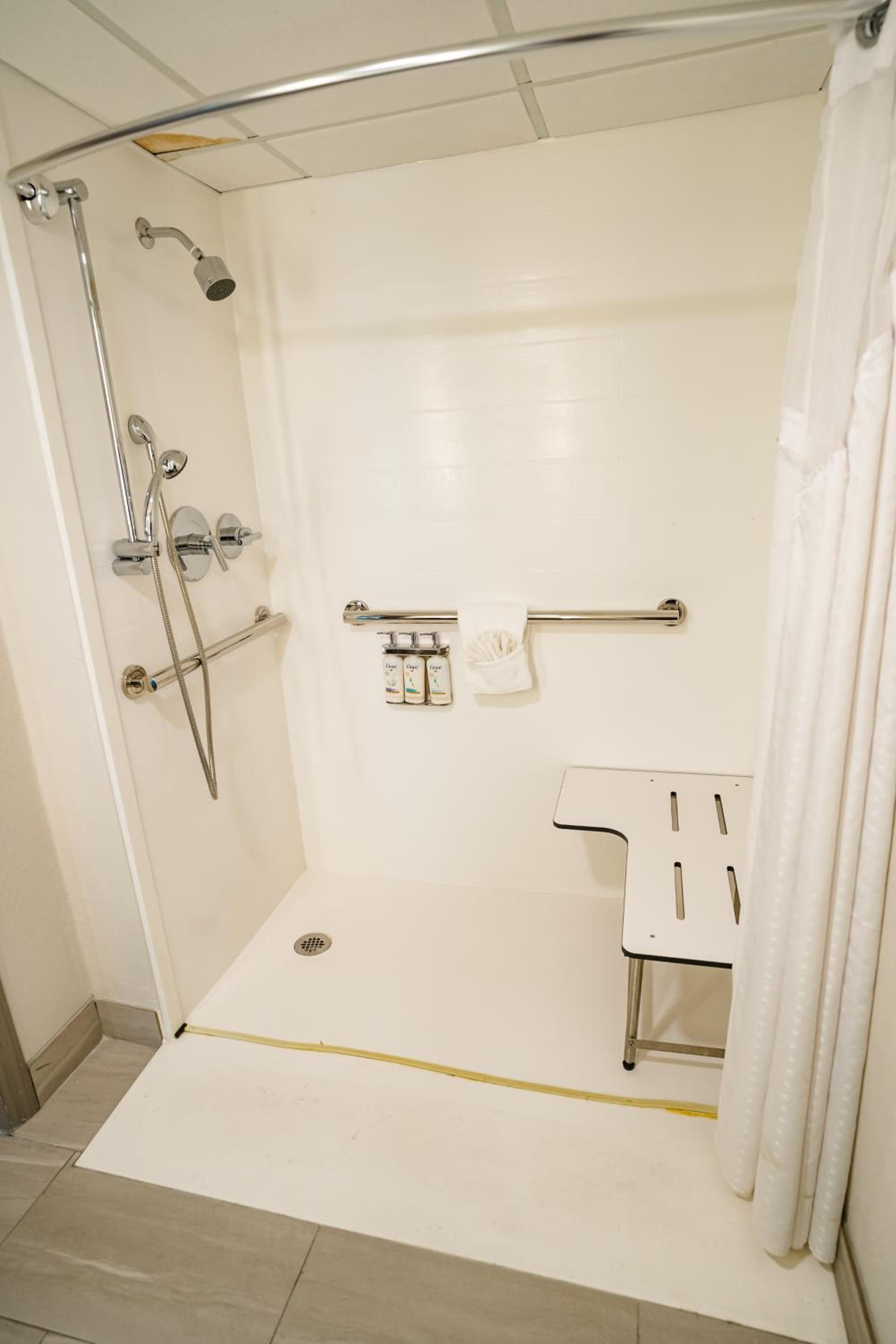 Holiday Inn Express Hotel & Suites Knoxville-North-I-75 Exit 112 by IHG gallery photo in Knoxville, TN — image 67