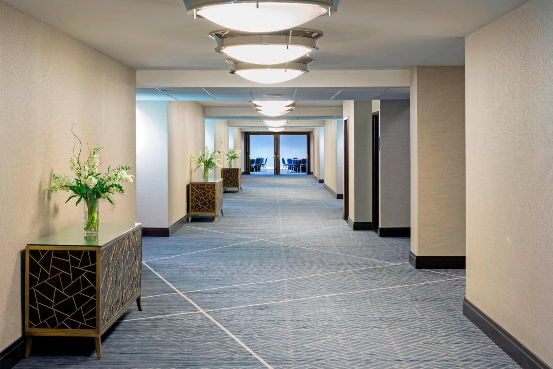 Sheraton Norfolk Waterside Hotel gallery photo in Norfolk, VA — image 7
