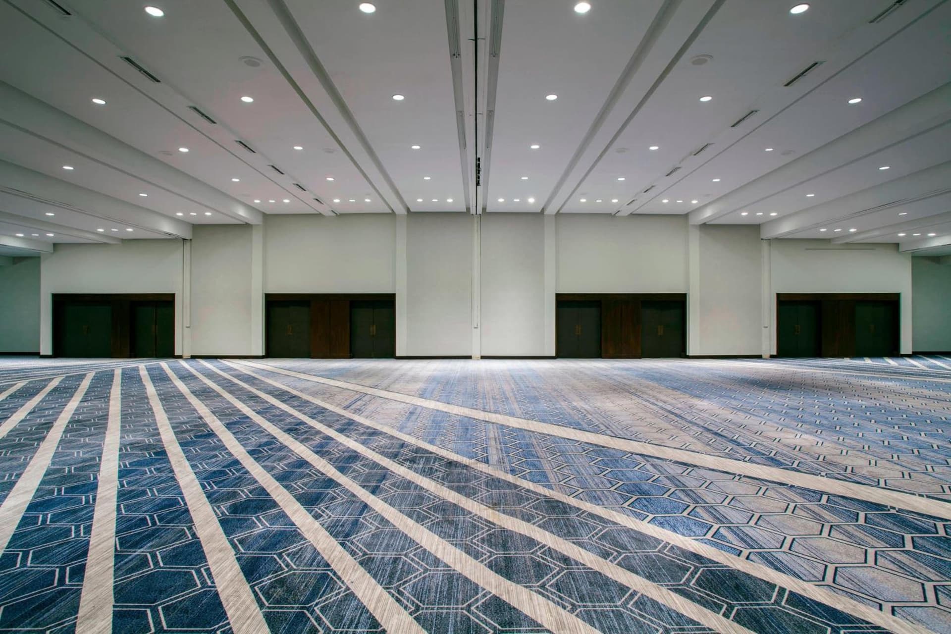 Sheraton Norfolk Waterside Hotel gallery photo in Norfolk, VA — image 12