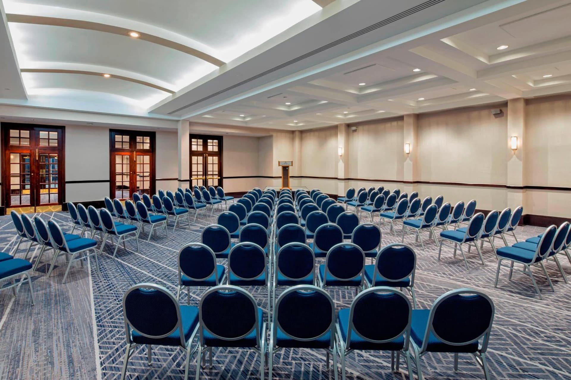 Sheraton Norfolk Waterside Hotel gallery photo in Norfolk, VA — image 17