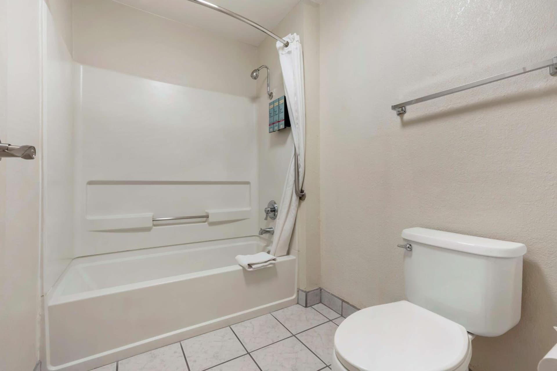 Best Western Colonial Inn gallery photo in Selma, CA — image 17
