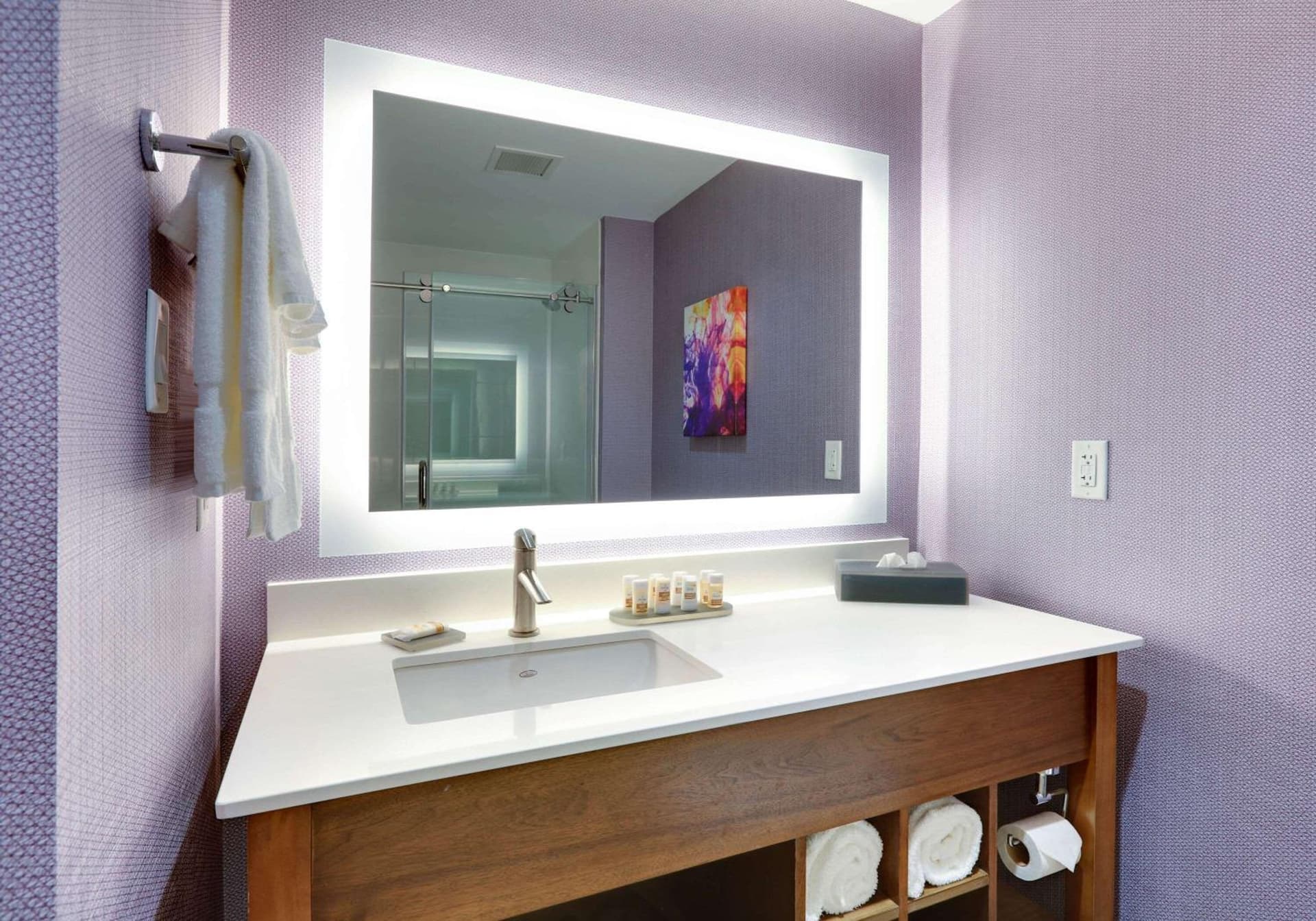 La Quinta Inn & Suites by Wyndham Lakeway gallery photo in Lakeway, TX — image 10