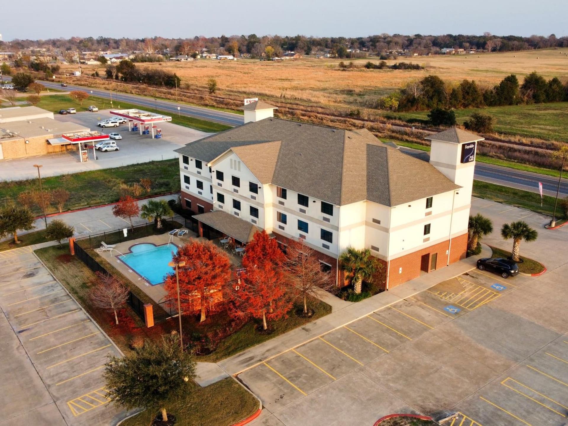 Franklin Inn & Suites interior in Franklin, TX — gallery photo 2