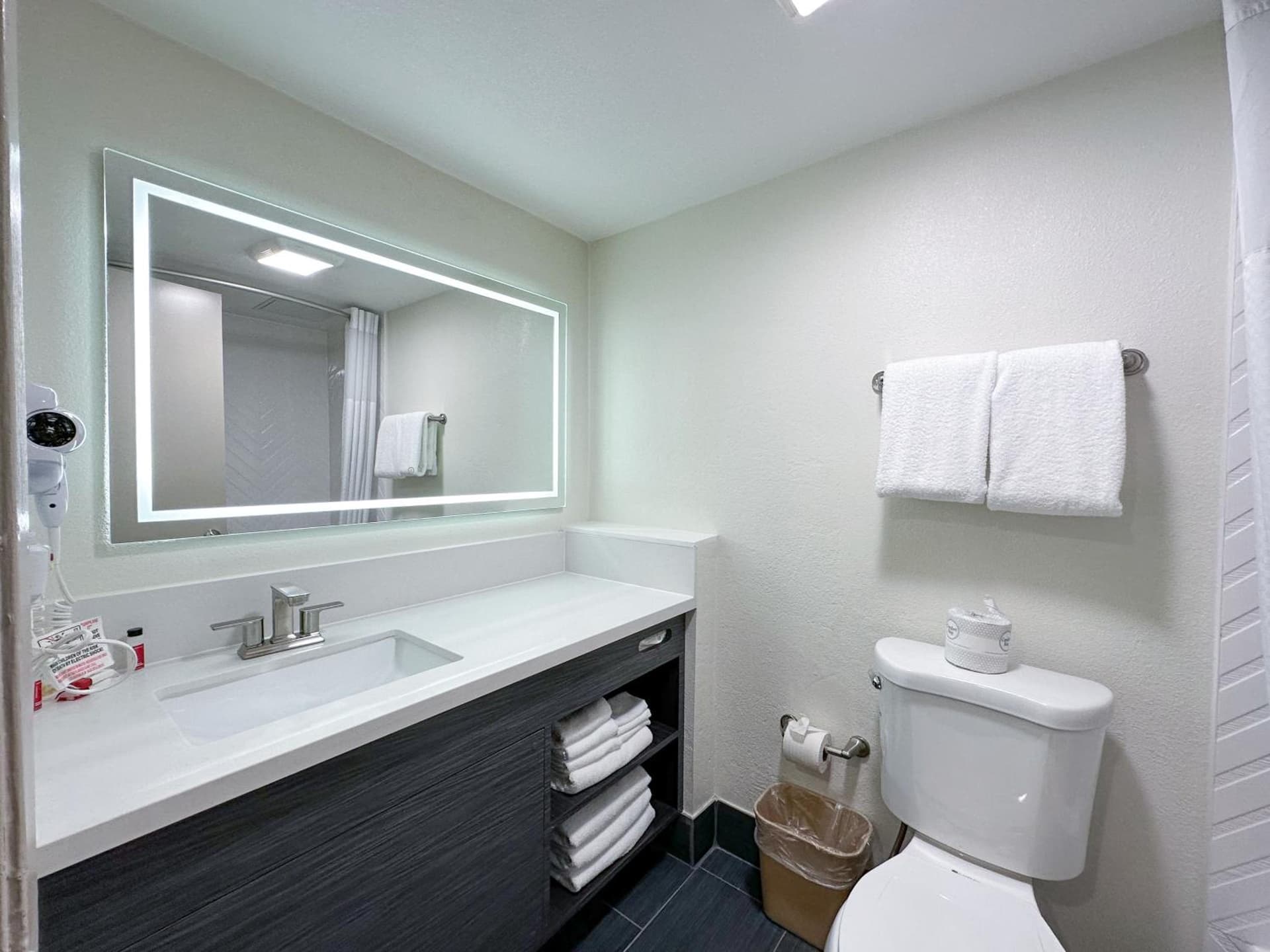 Ramada by Wyndham Anaheim Convention Center gallery photo in Anaheim, CA — image 59