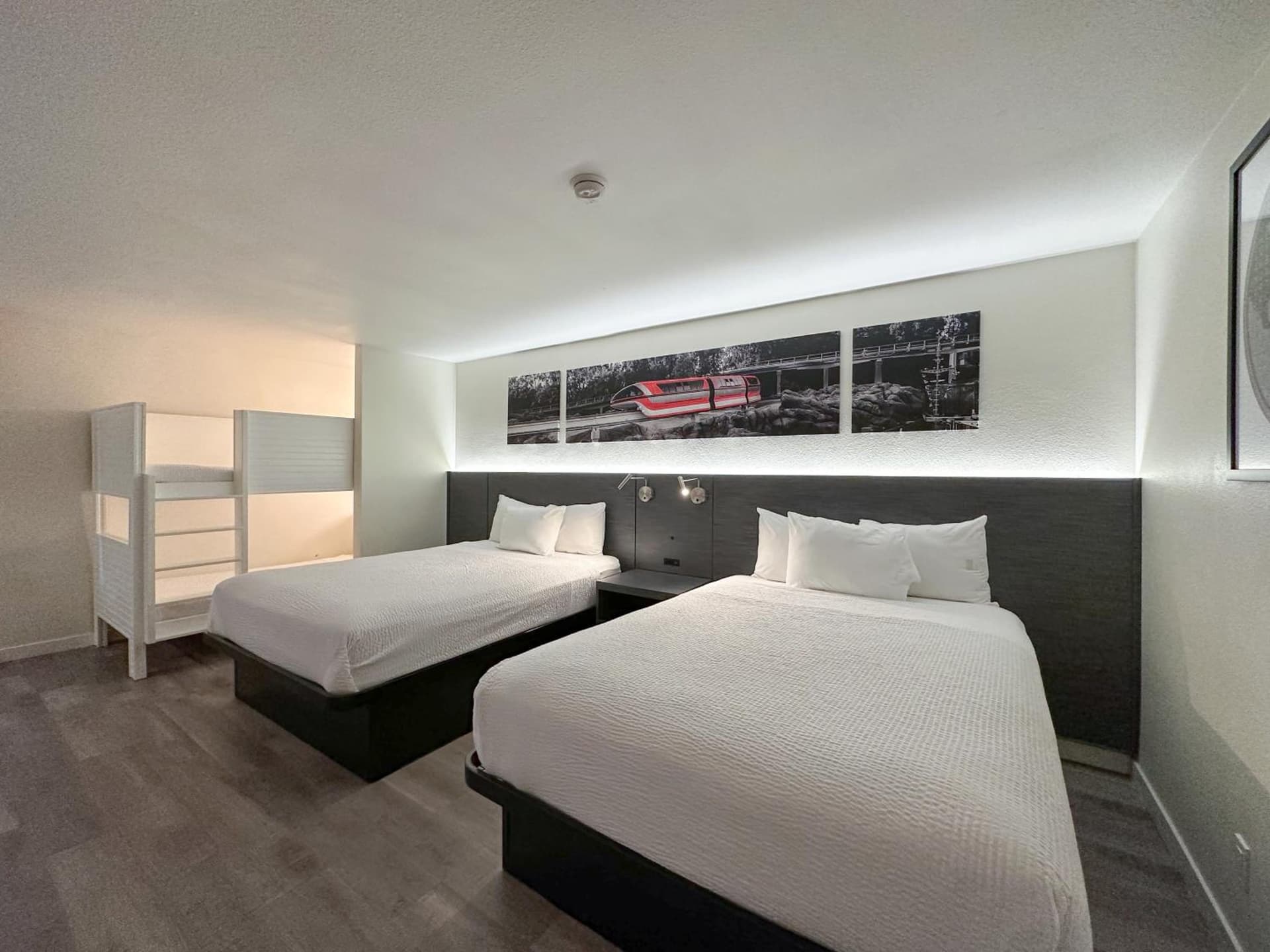 Ramada by Wyndham Anaheim Convention Center gallery photo in Anaheim, CA — image 52