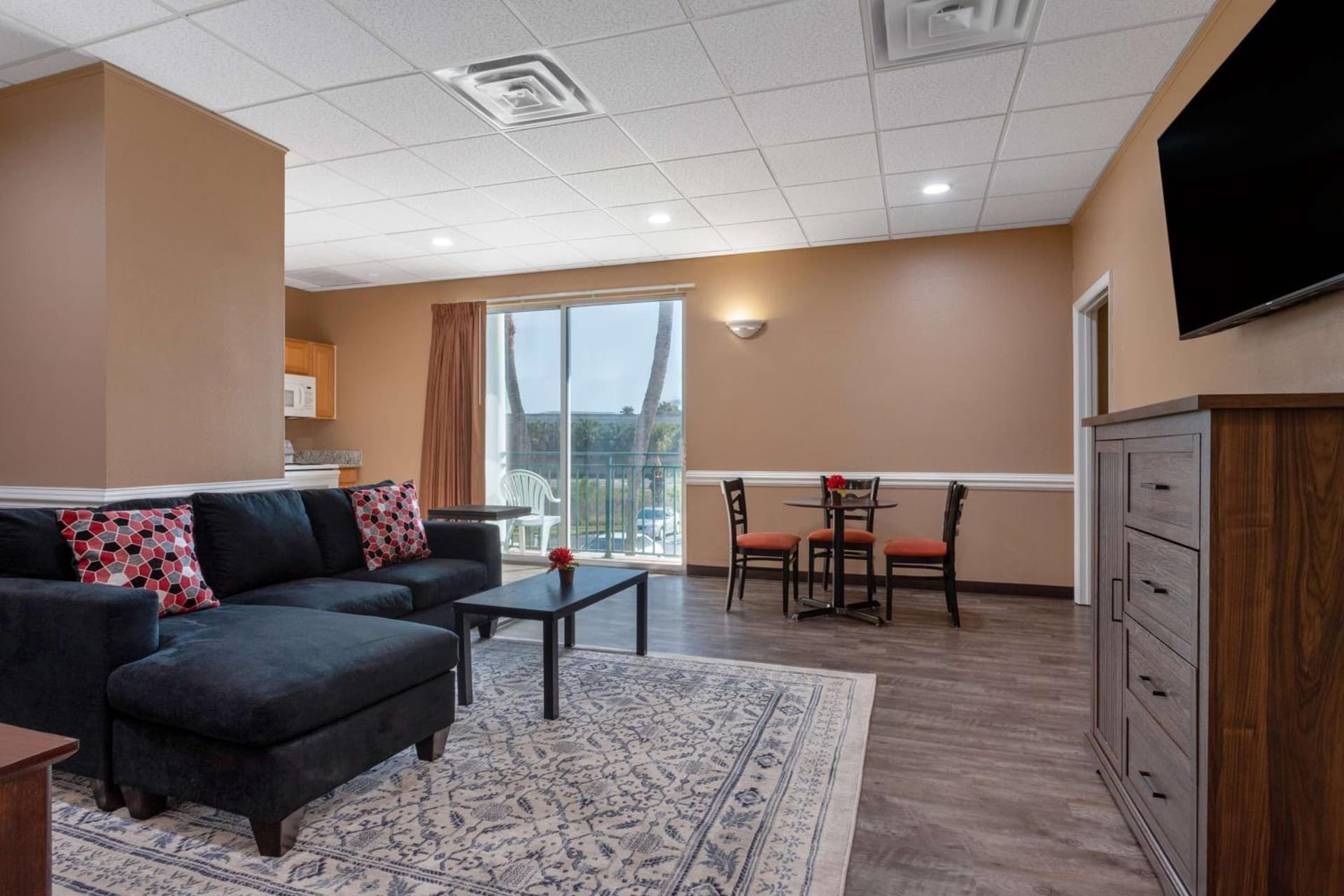 Travelodge by Wyndham Lakeland gallery photo in Lakeland, FL — image 31