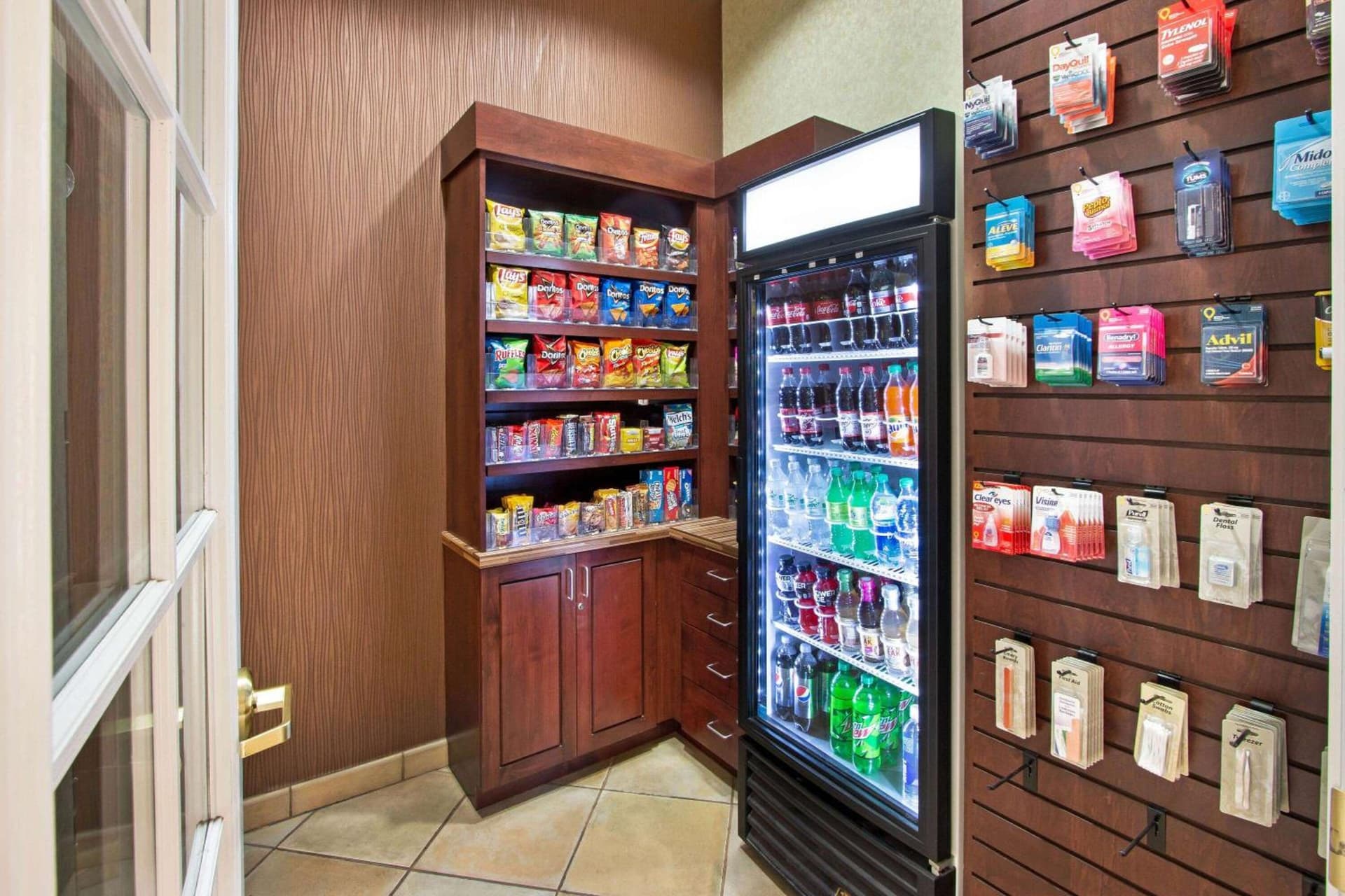 La Quinta Inn & Suites by Wyndham Albuquerque Midtown gallery photo in Albuquerque, NM — image 32