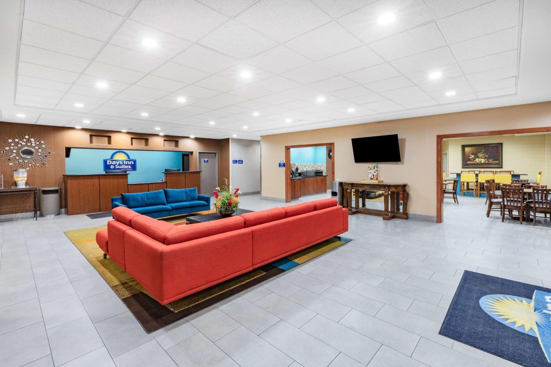 Days Inn & Suites by Wyndham San Antonio near Frost Bank Center property views in San Antonio, TX — gallery photo 3