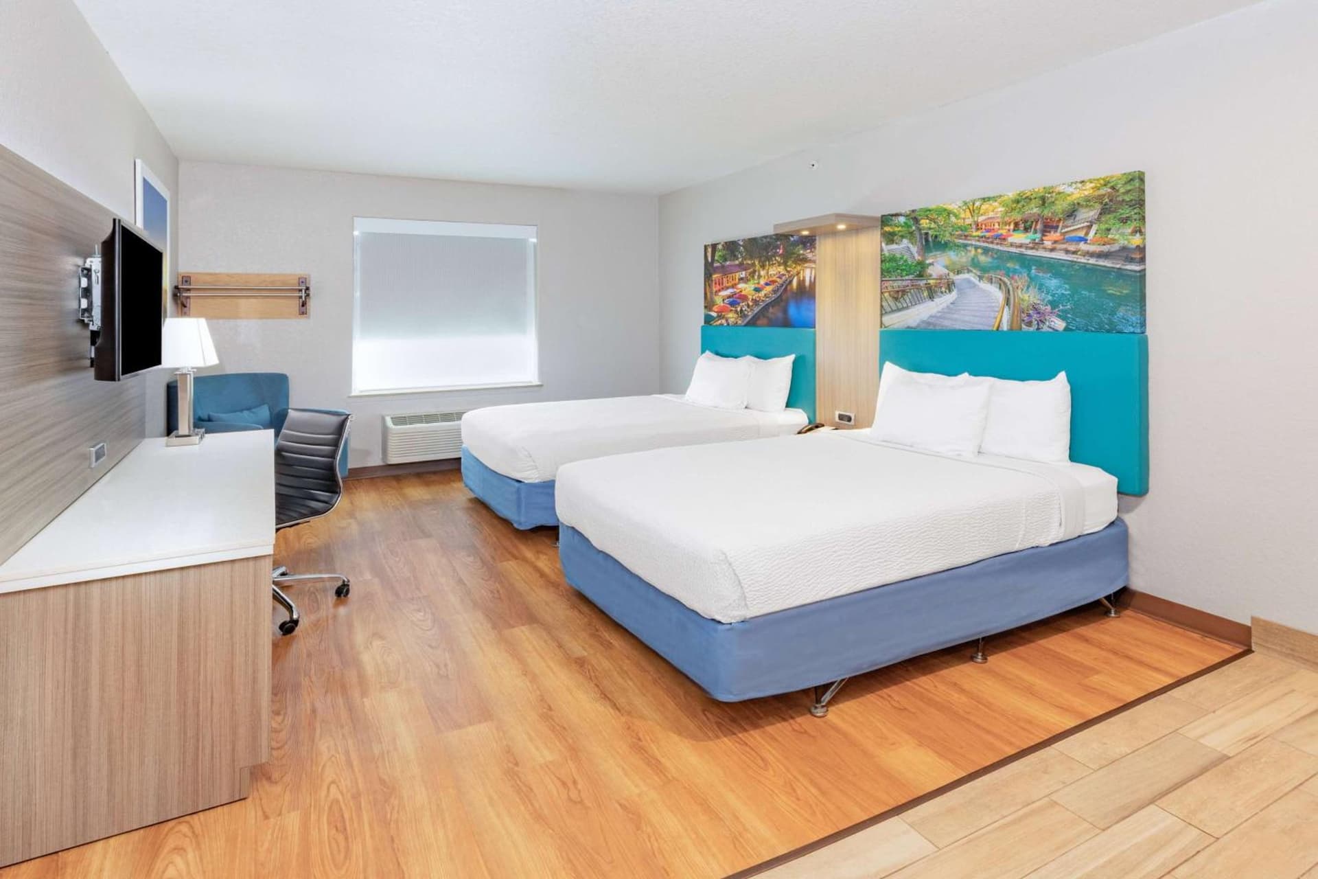 Days Inn & Suites by Wyndham San Antonio near Frost Bank Center gallery photo in San Antonio, TX — image 17