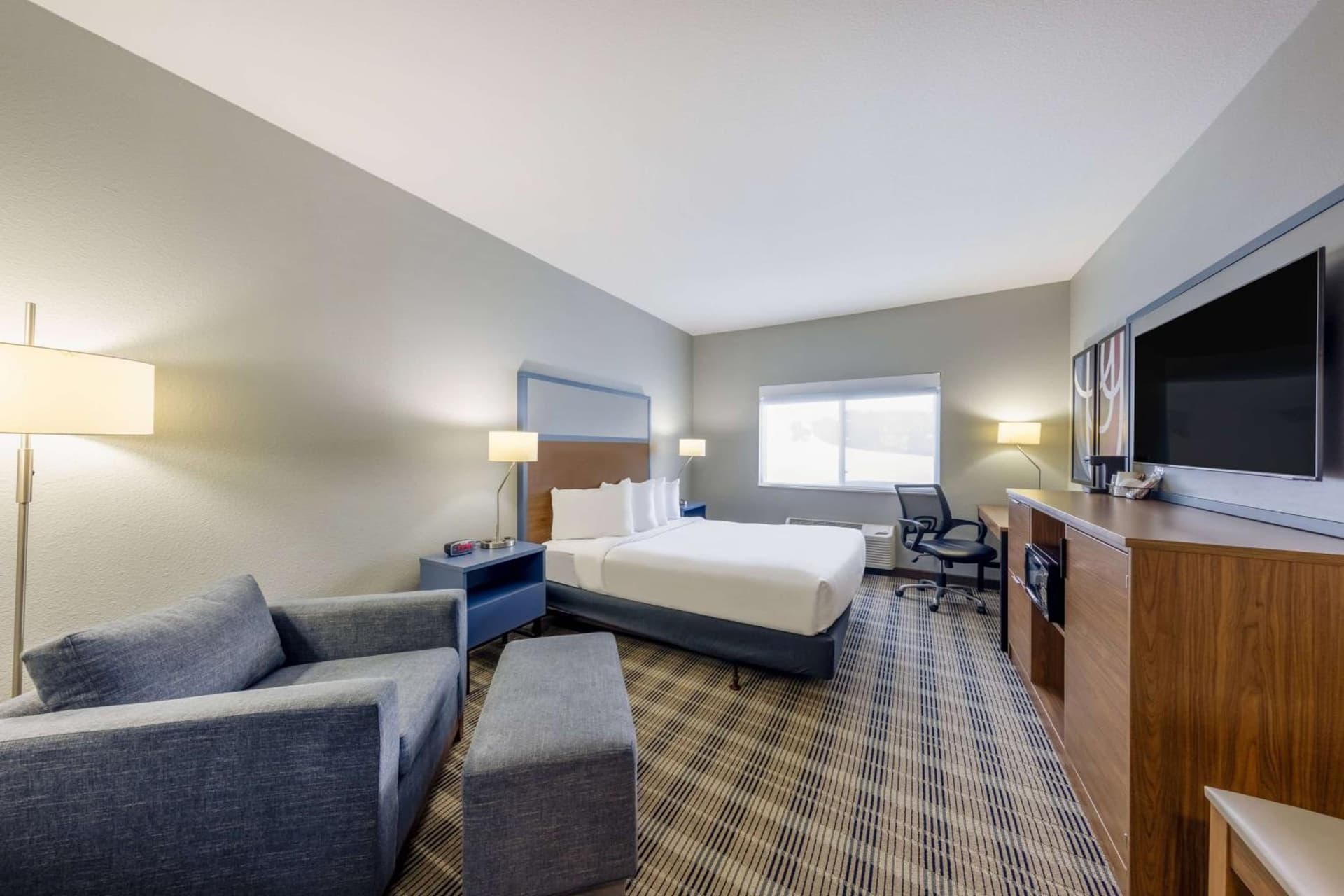 AmericInn by Wyndham Duluth gallery photo in Duluth, MN — image 37
