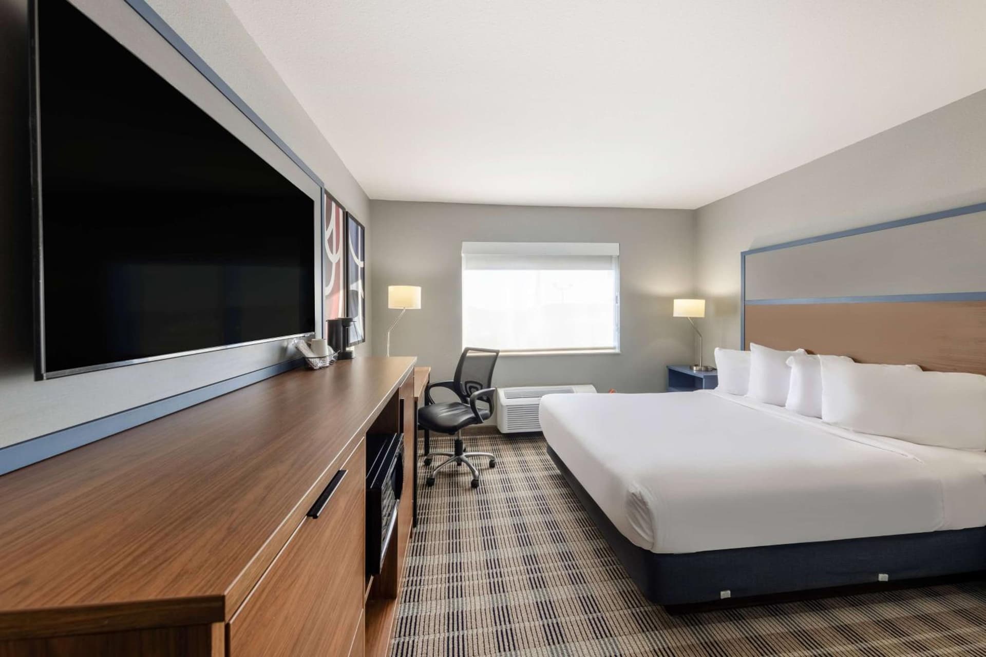 AmericInn by Wyndham Duluth interior in Duluth, MN — gallery photo 2