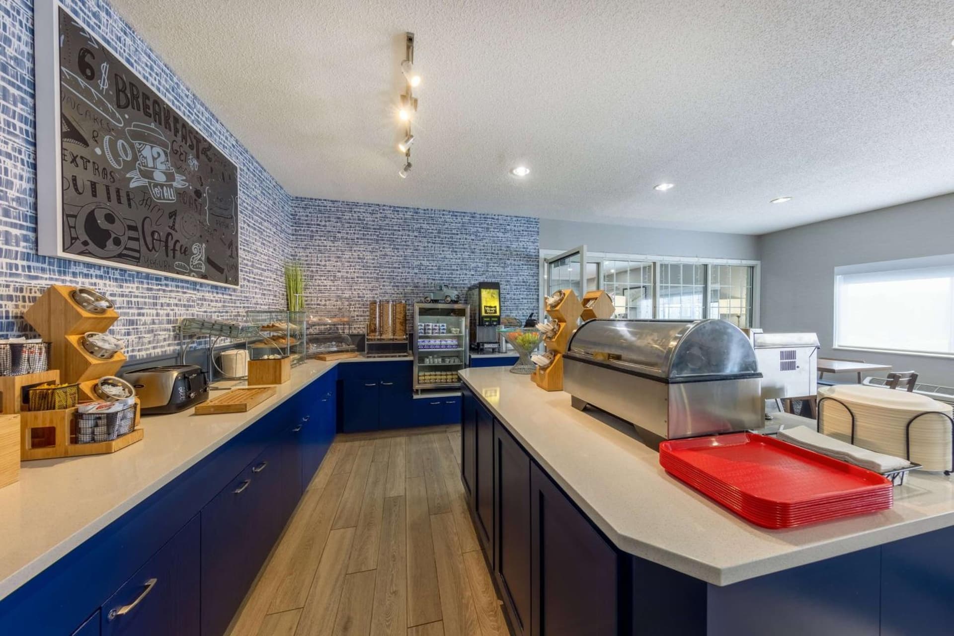 AmericInn by Wyndham Duluth gallery photo in Duluth, MN — image 33