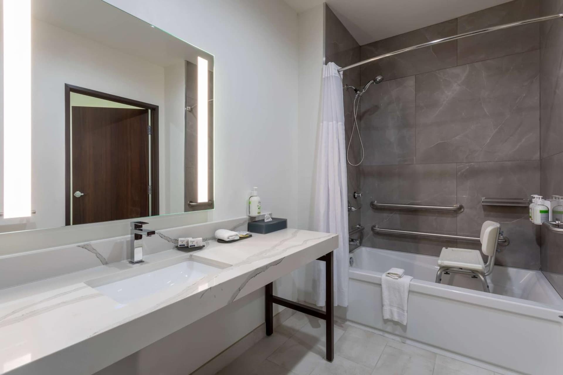 La Quinta Inn & Suites by Wyndham Galt Lodi North gallery photo in Galt, CA — image 70