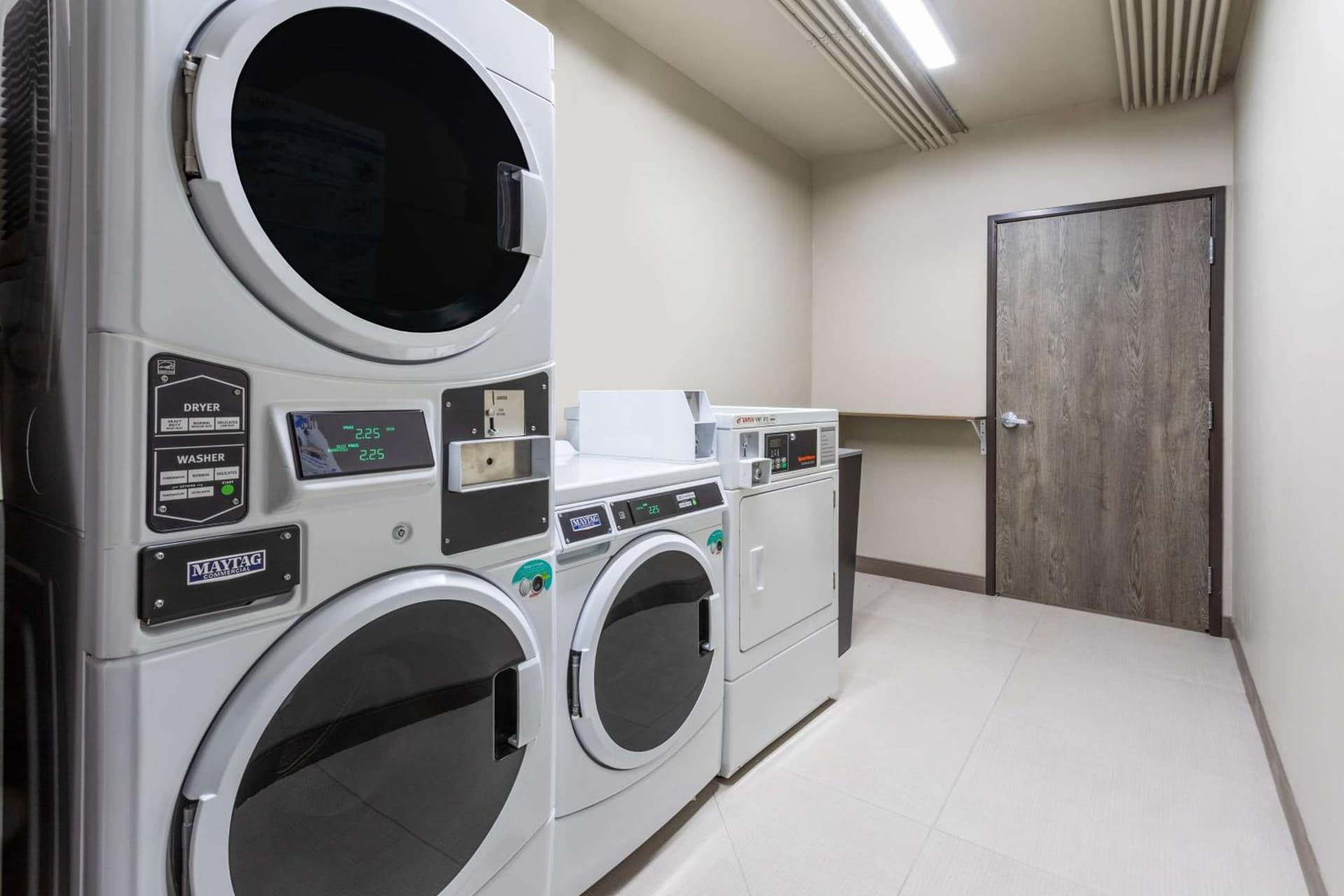 La Quinta Inn & Suites by Wyndham Galt Lodi North gallery photo in Galt, CA — image 76