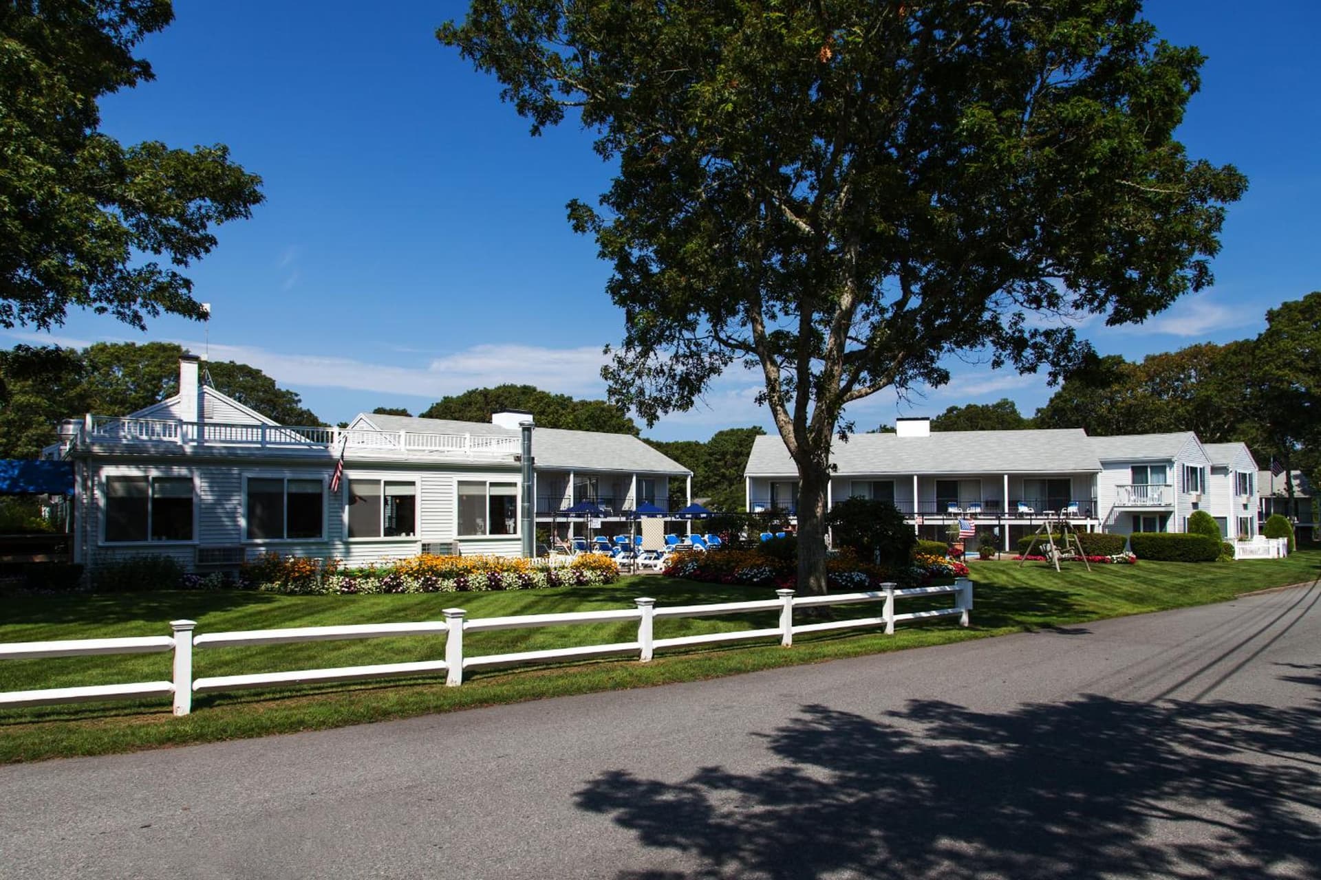 Blue Rock Resort — hotel in South Yarmouth, Massachusetts
