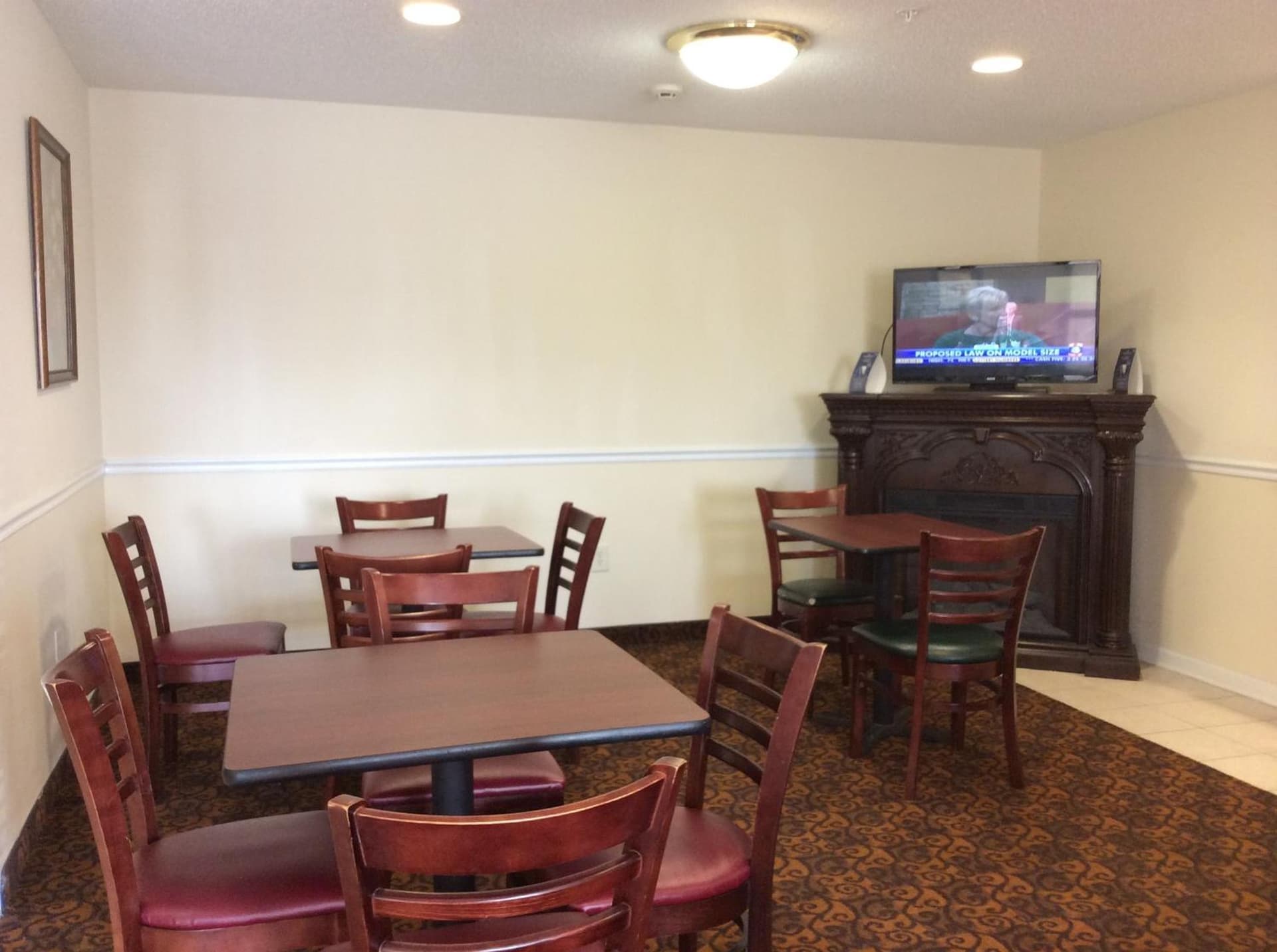 Days Inn by Wyndham Greensboro NC interior in Greensboro, NC — gallery photo 2