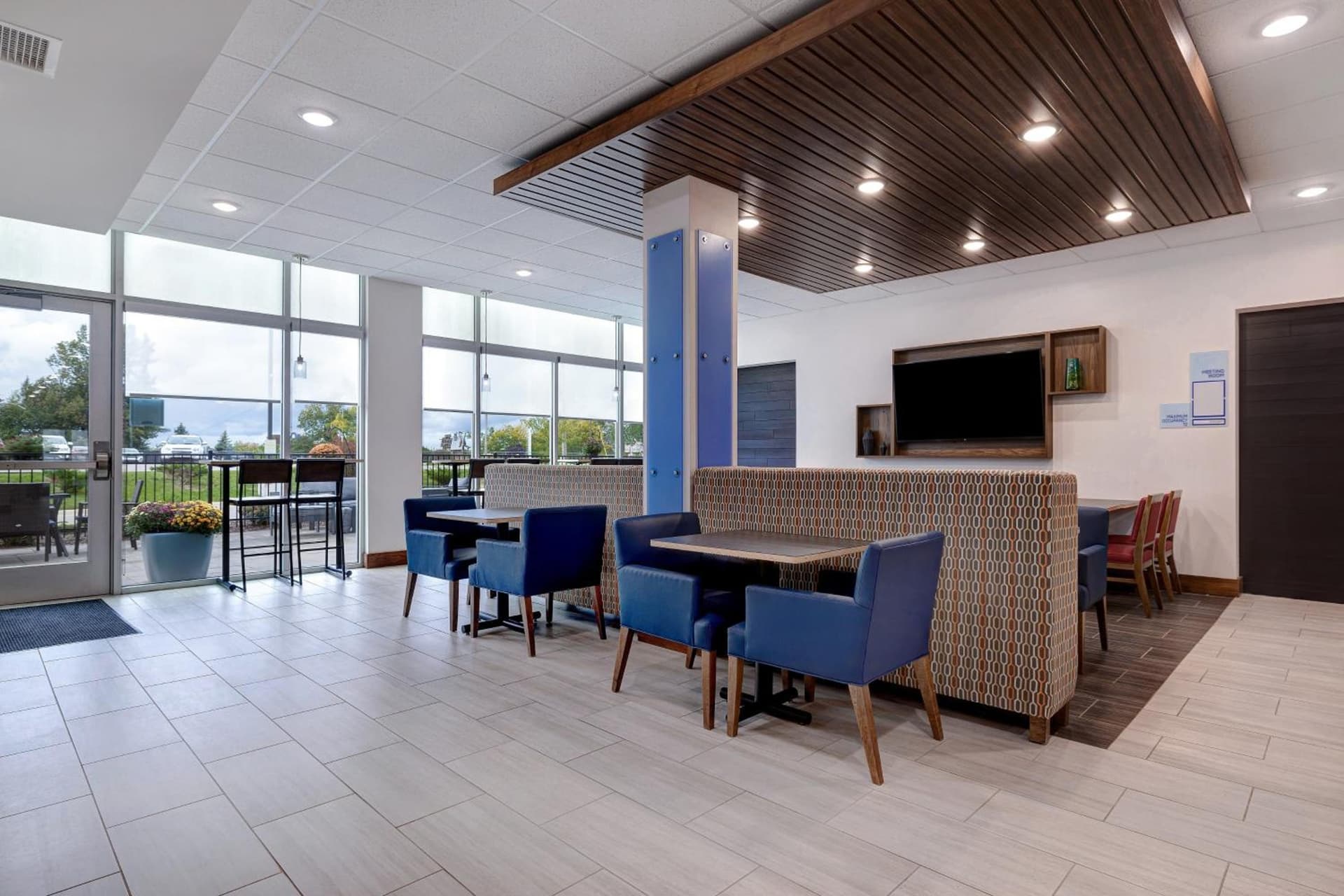 Holiday Inn Express & Suites - Ann Arbor - University South by IHG gallery photo in Ann Arbor, MI — image 44
