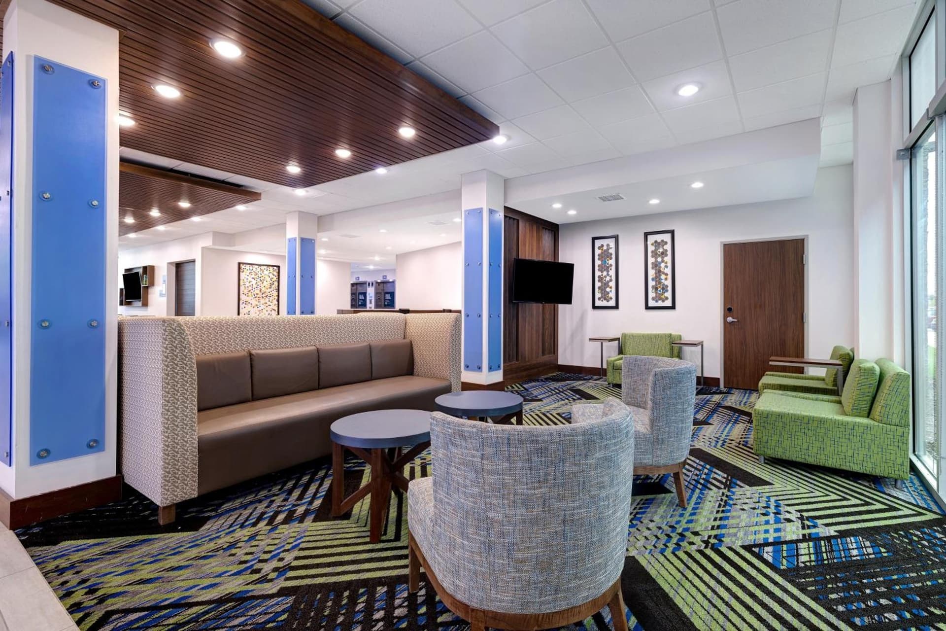 Holiday Inn Express & Suites - Ann Arbor - University South by IHG gallery photo in Ann Arbor, MI — image 7