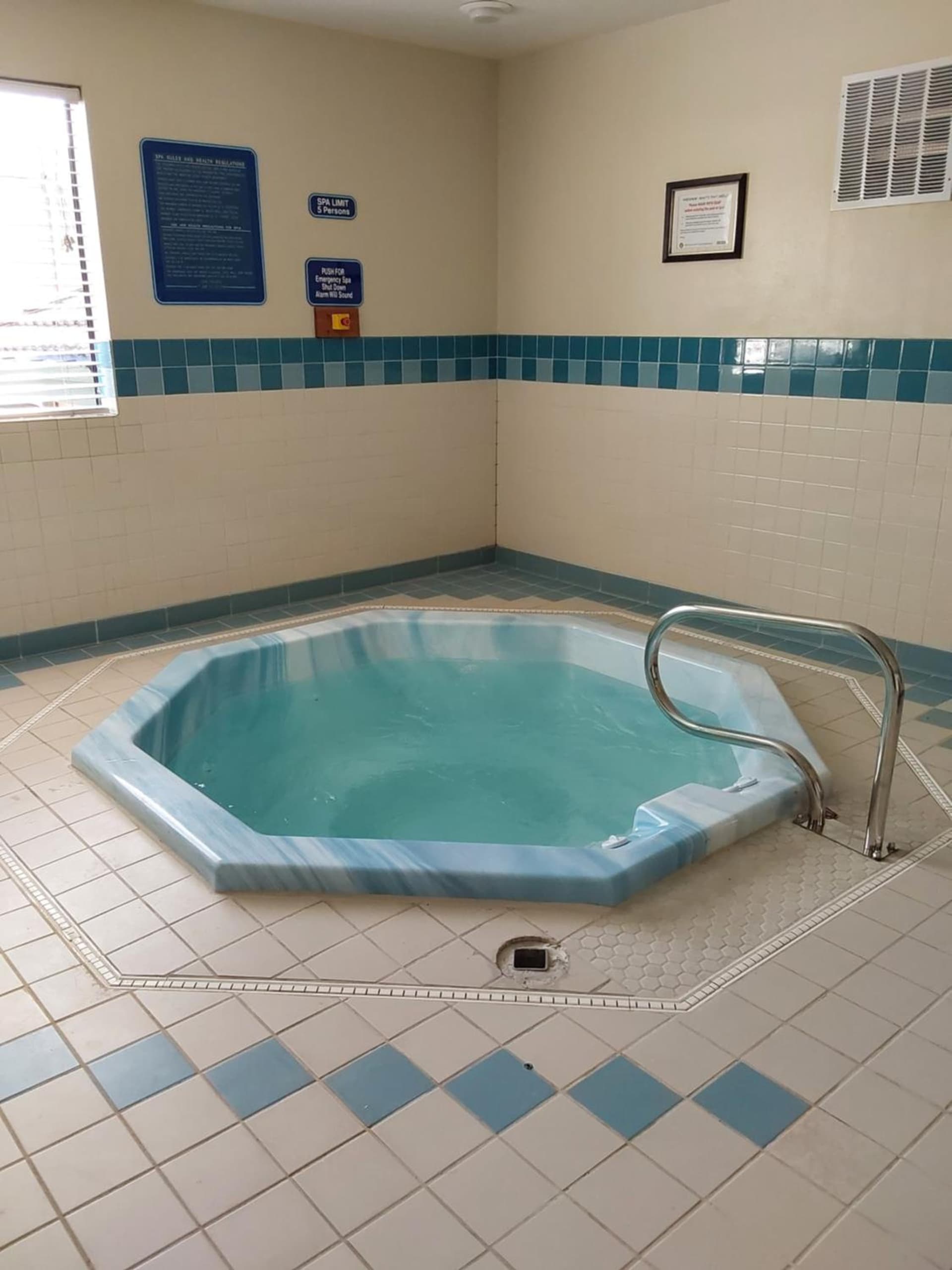 Lavissh Inn and Suites interior in Bellingham, WA — gallery photo 2