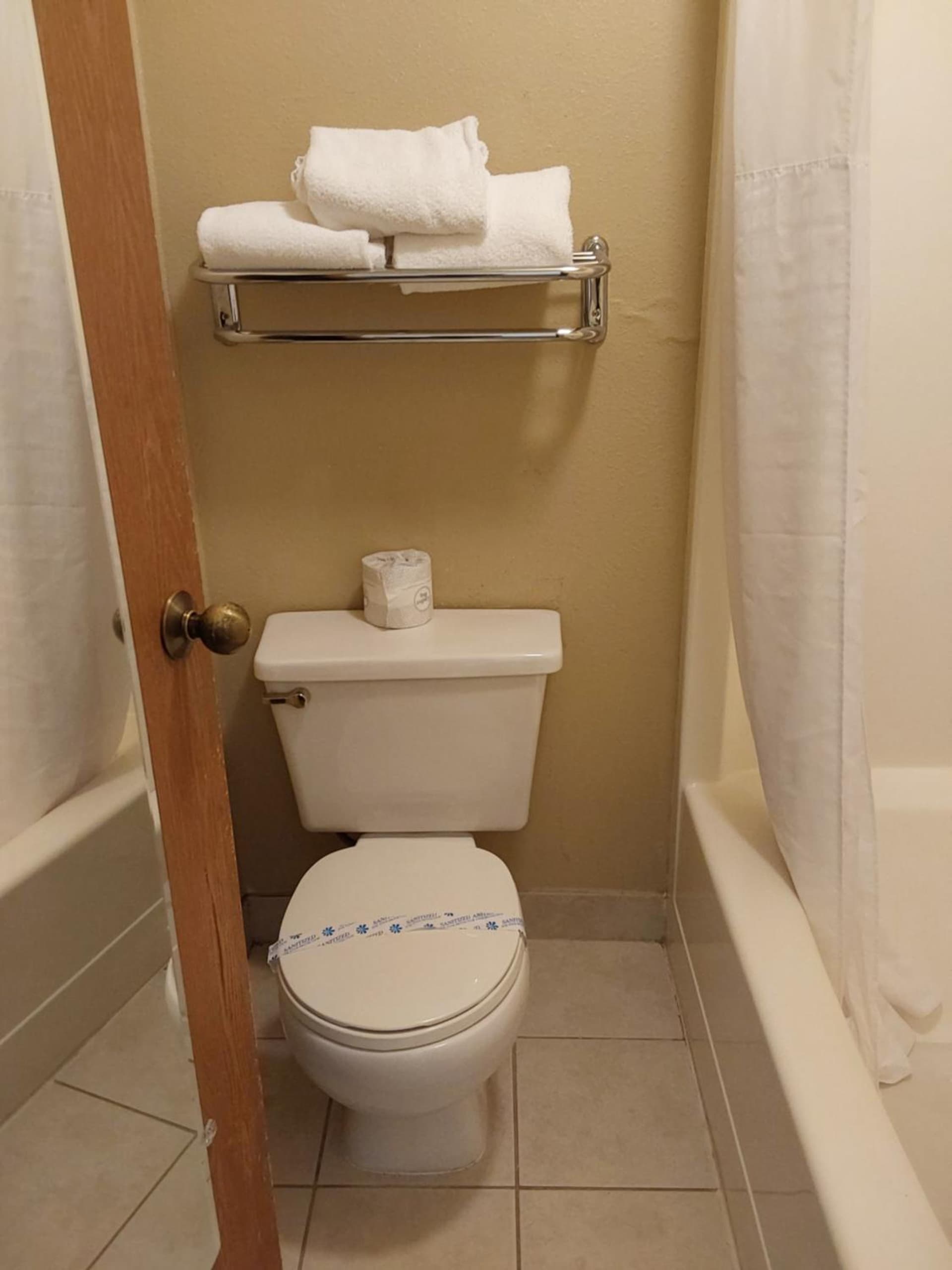 Lavissh Inn and Suites gallery photo in Bellingham, WA — image 8