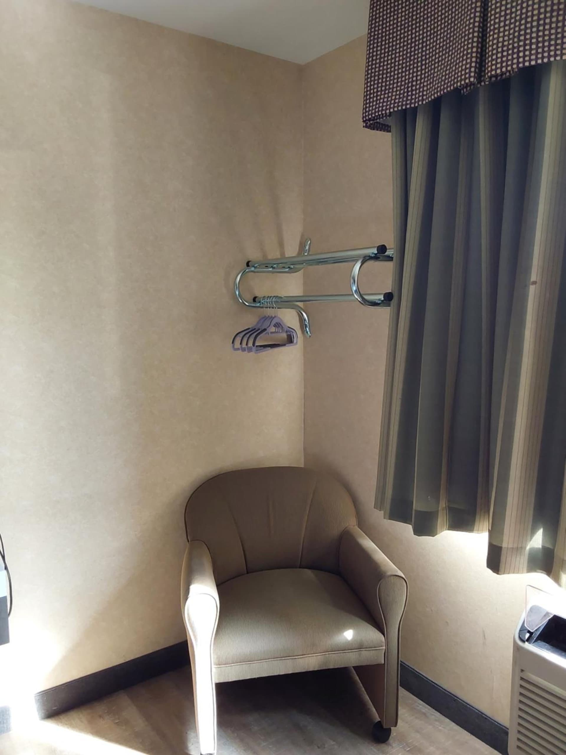 Lavissh Inn and Suites interior in Bellingham, WA — gallery photo 2