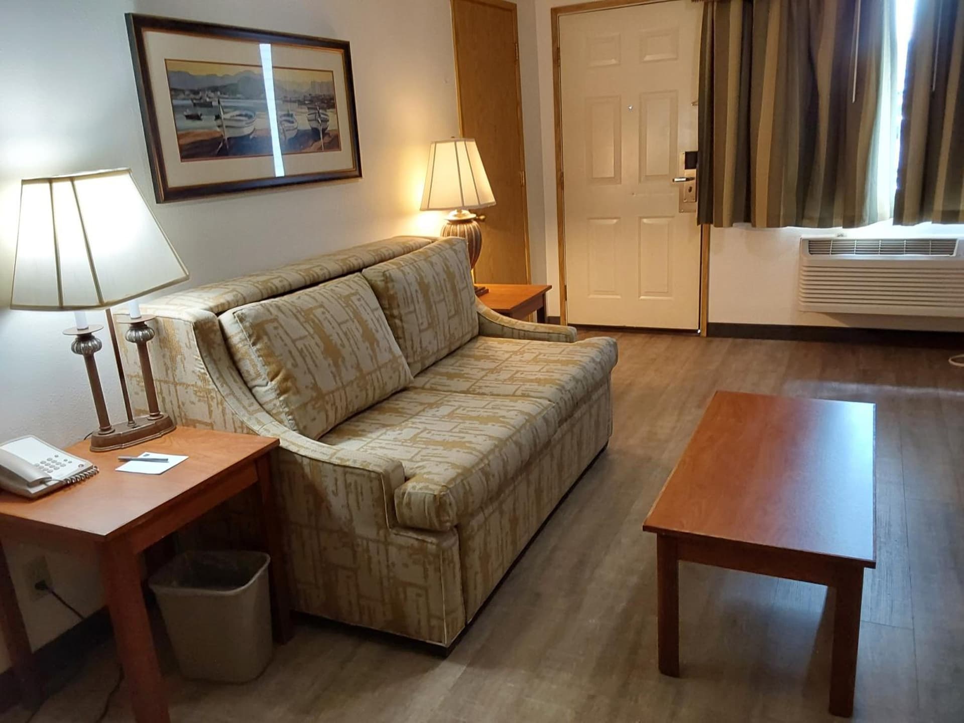 Lavissh Inn and Suites gallery photo in Bellingham, WA — image 10