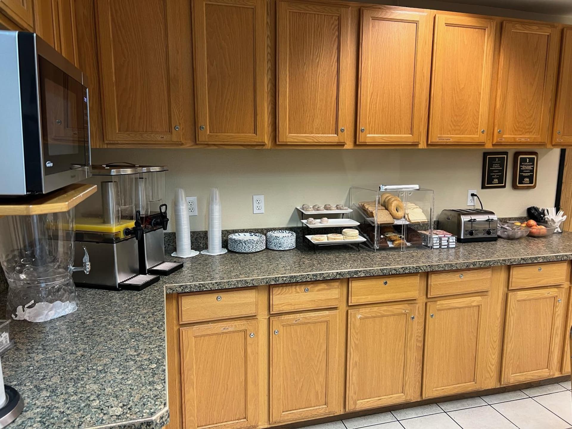 Lavissh Inn and Suites gallery photo in Bellingham, WA — image 33
