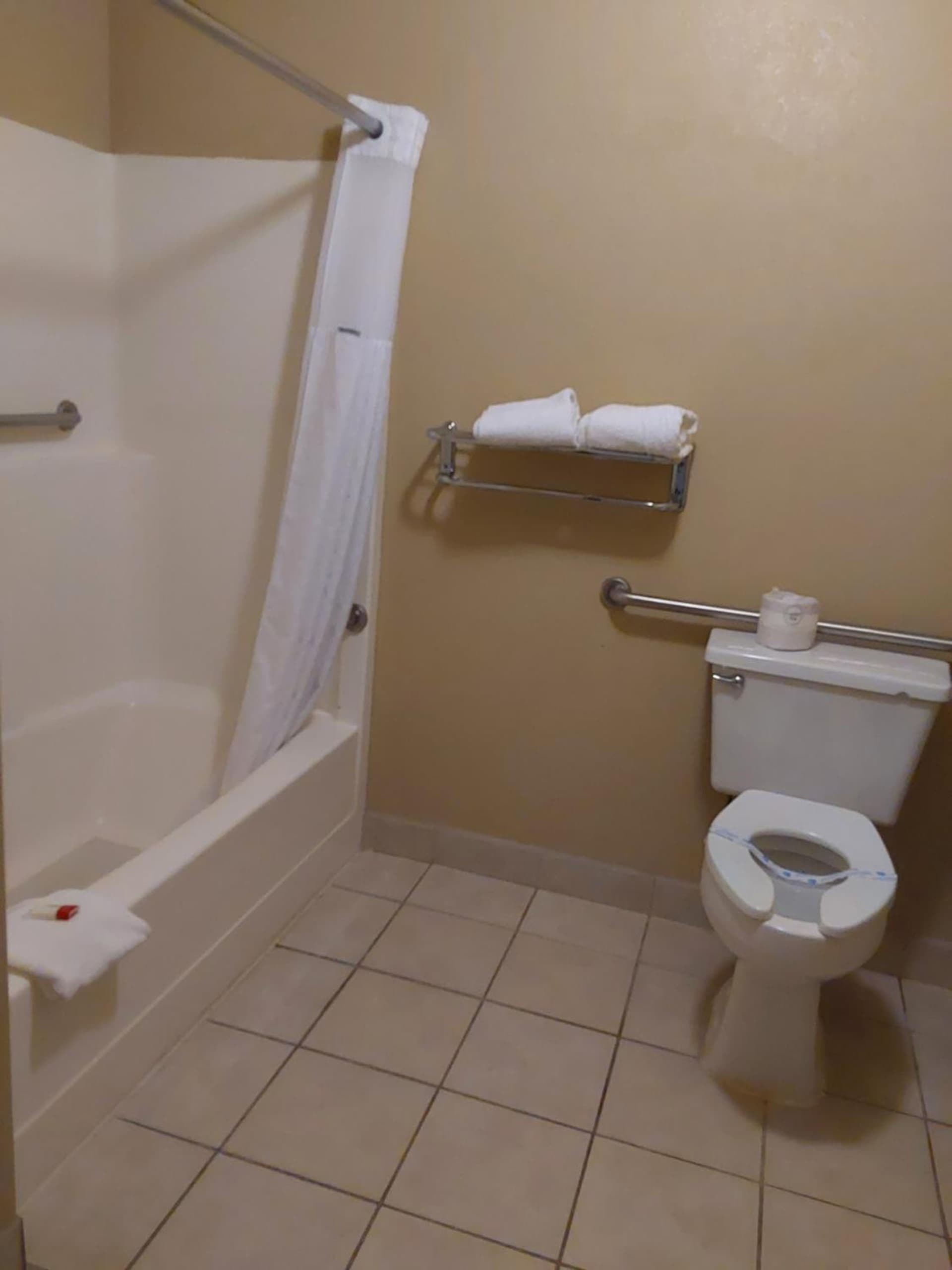 Lavissh Inn and Suites gallery photo in Bellingham, WA — image 24
