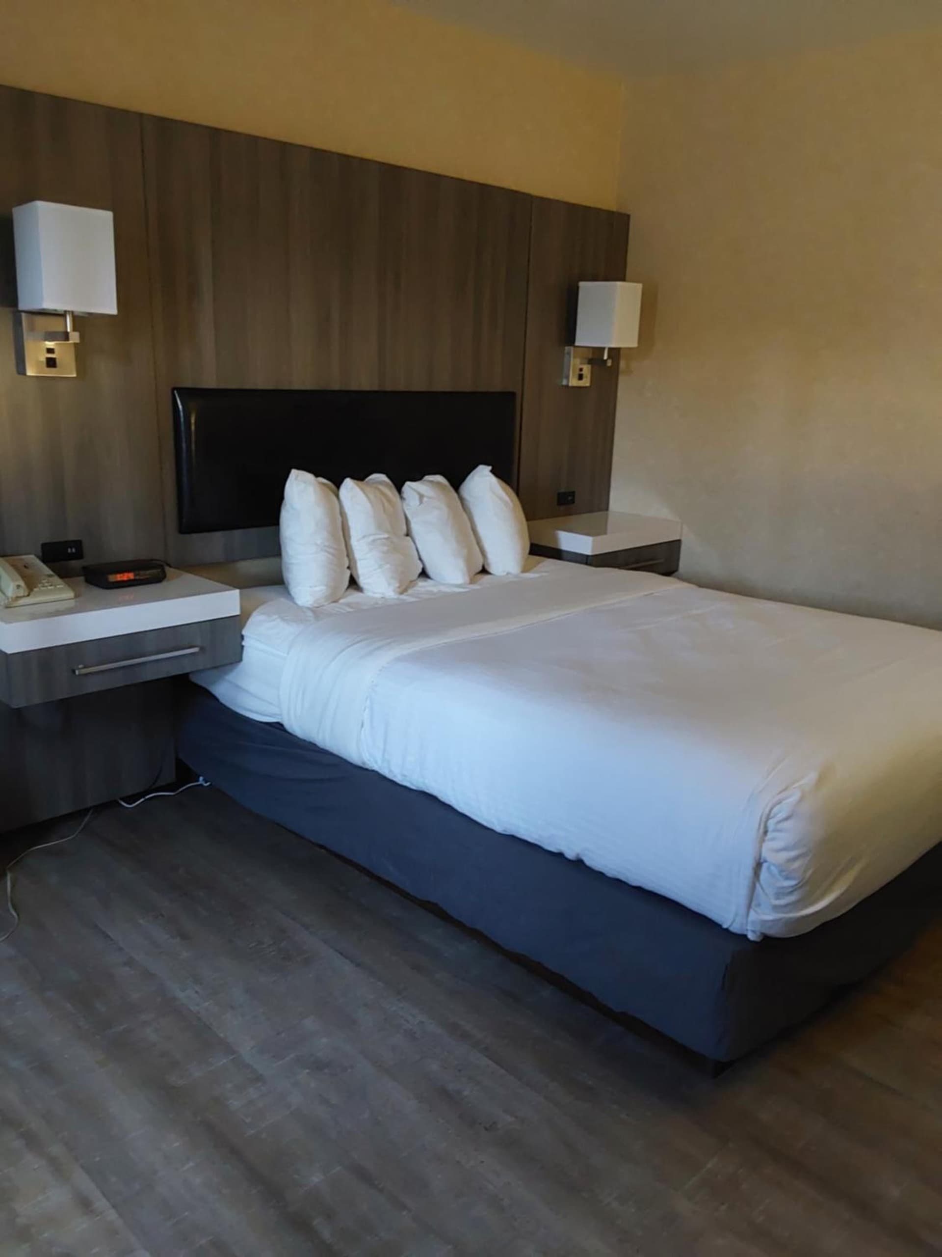 Lavissh Inn and Suites gallery photo in Bellingham, WA — image 16