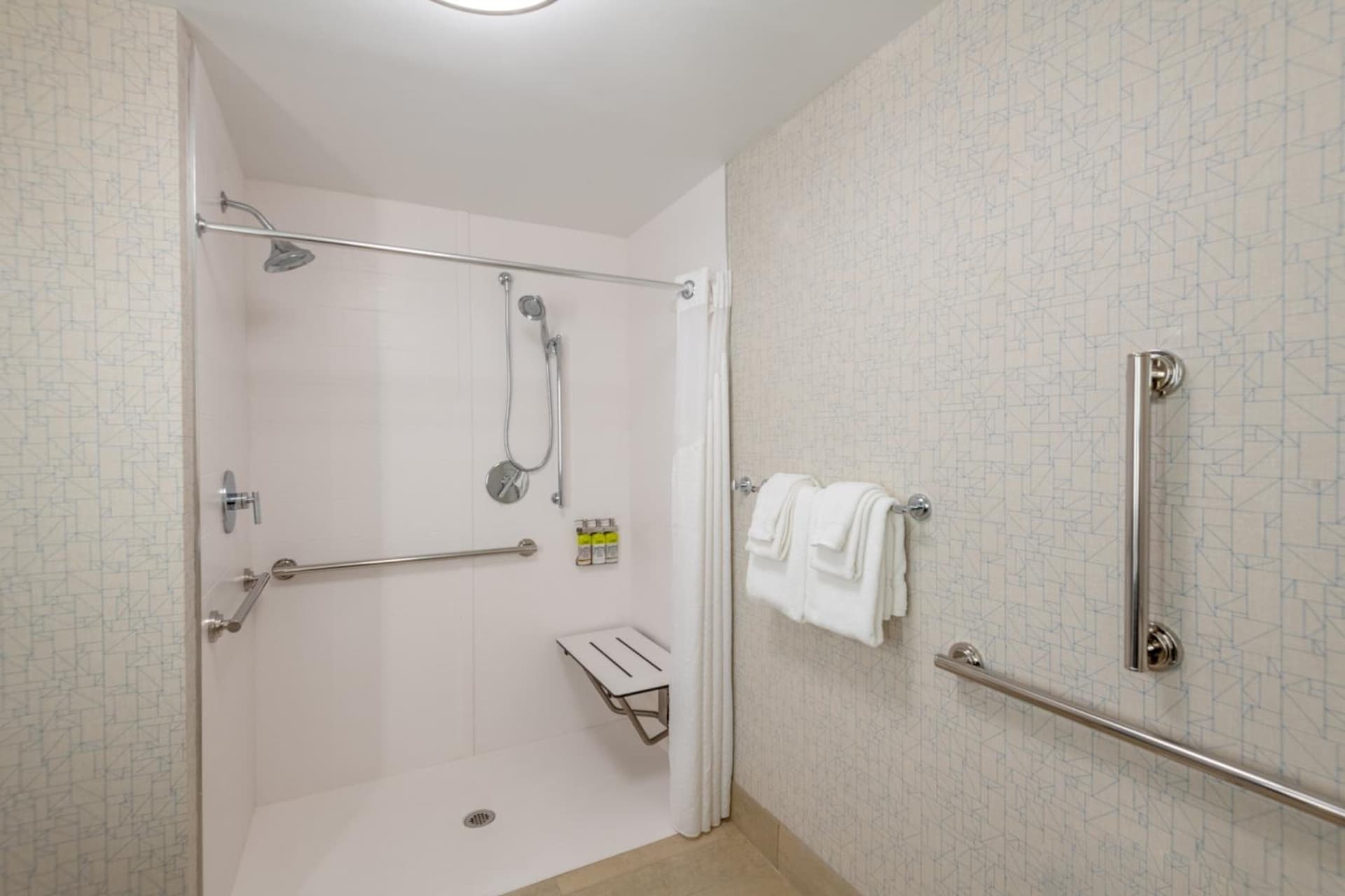 Holiday Inn Express & Suites - Phoenix - Airport North by IHG gallery photo in Phoenix, AZ — image 24