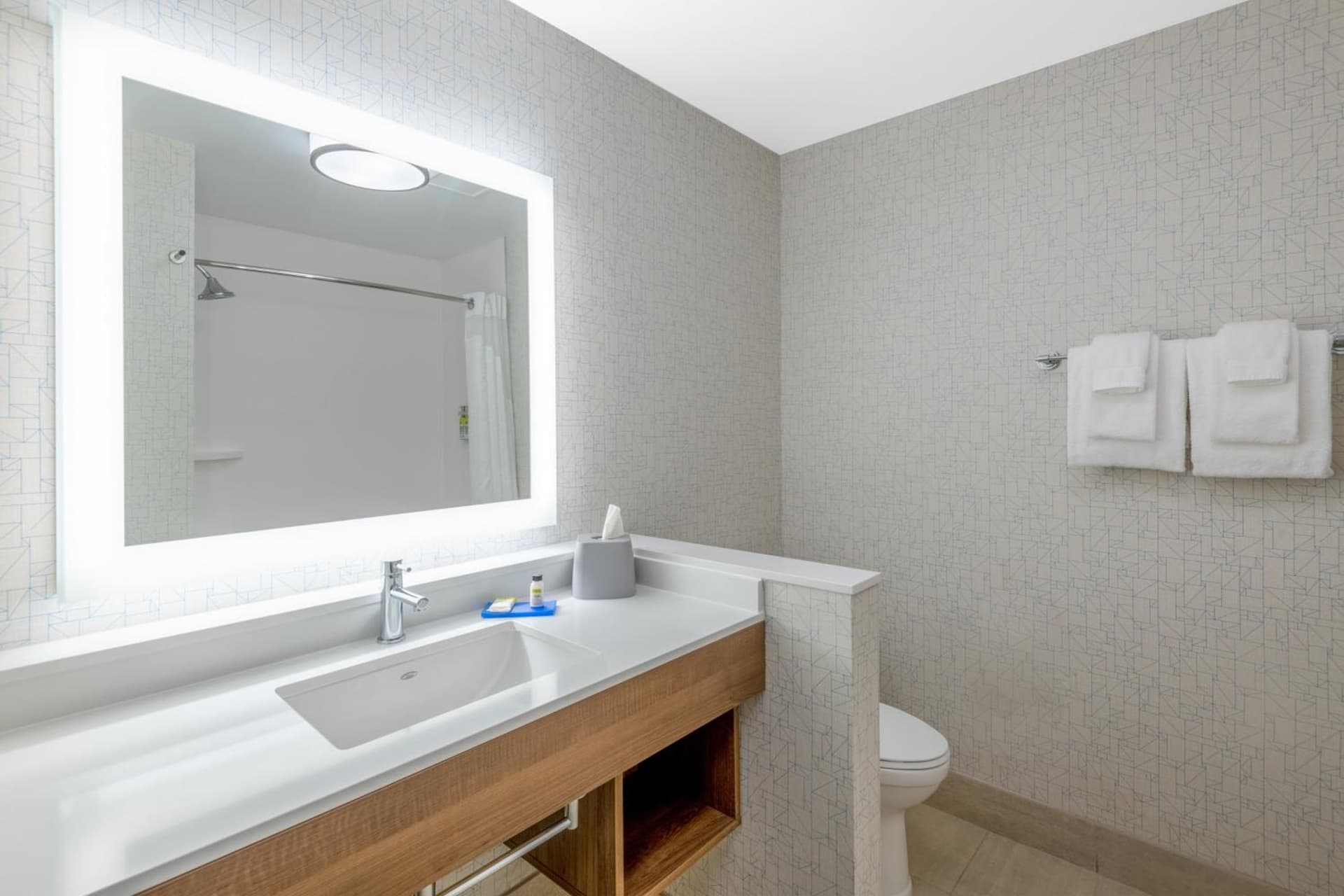 Holiday Inn Express & Suites - Phoenix - Airport North by IHG gallery photo in Phoenix, AZ — image 70