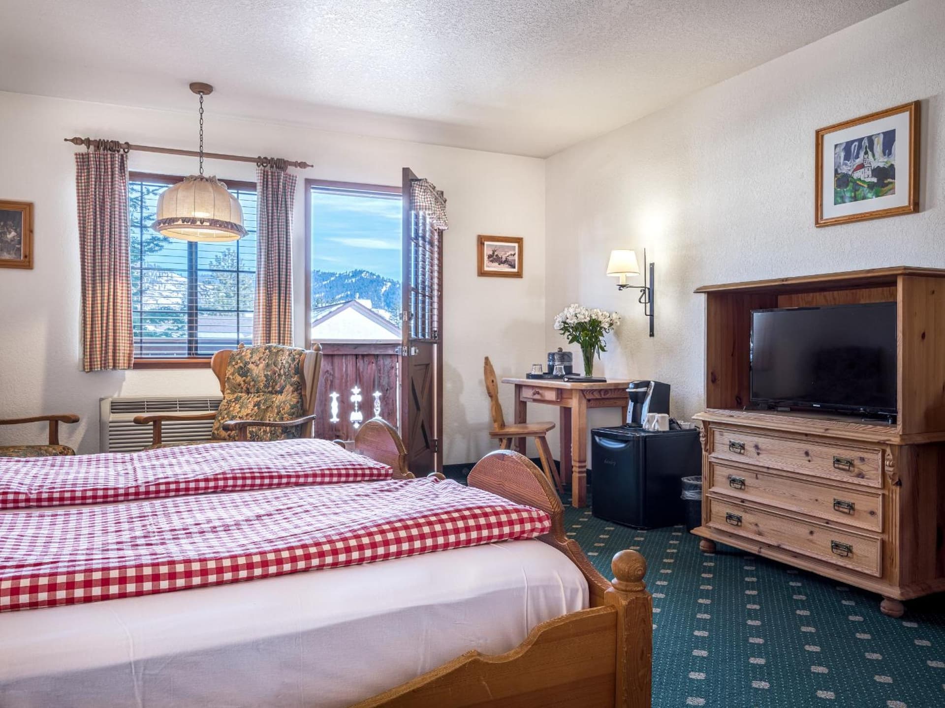 Hotel Pension Anna property views in Leavenworth, WA — gallery photo 3