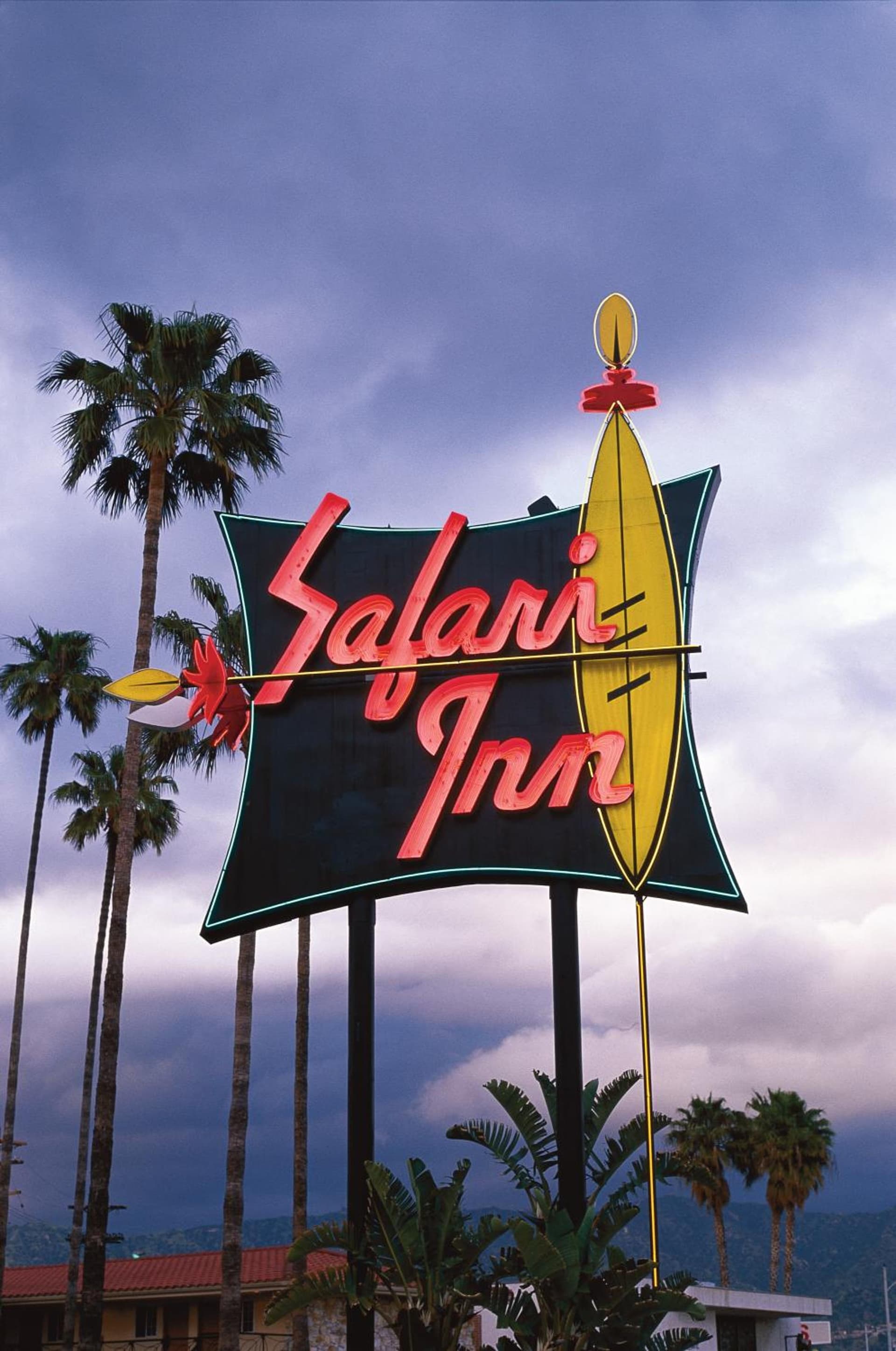 Safari Inn Burbank-Universal, a Coast Hotel interior in Burbank, CA — gallery photo 2