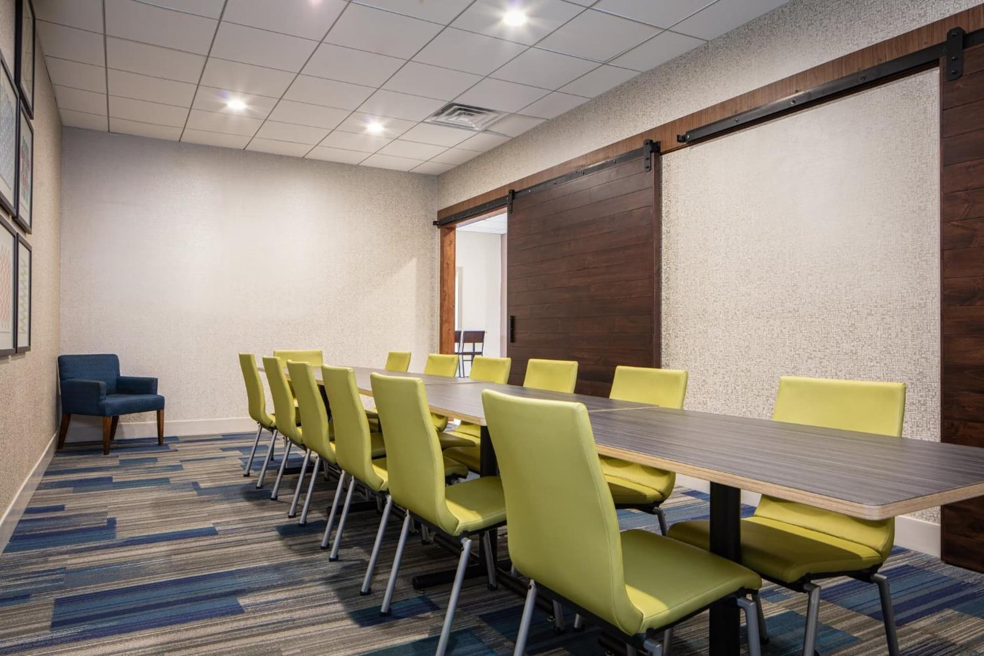 Holiday Inn Express & Suites Newport News by IHG gallery photo in Newport News, VA — image 7