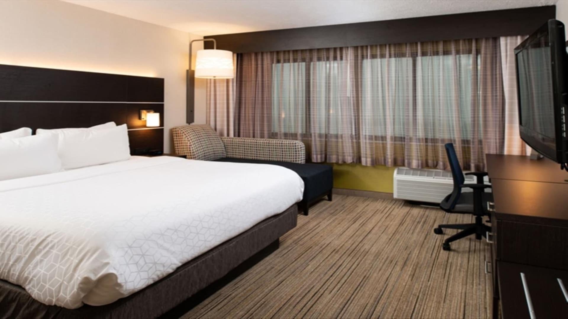 Holiday Inn Express Cincinnati West by IHG interior in Dent, OH — gallery photo 2