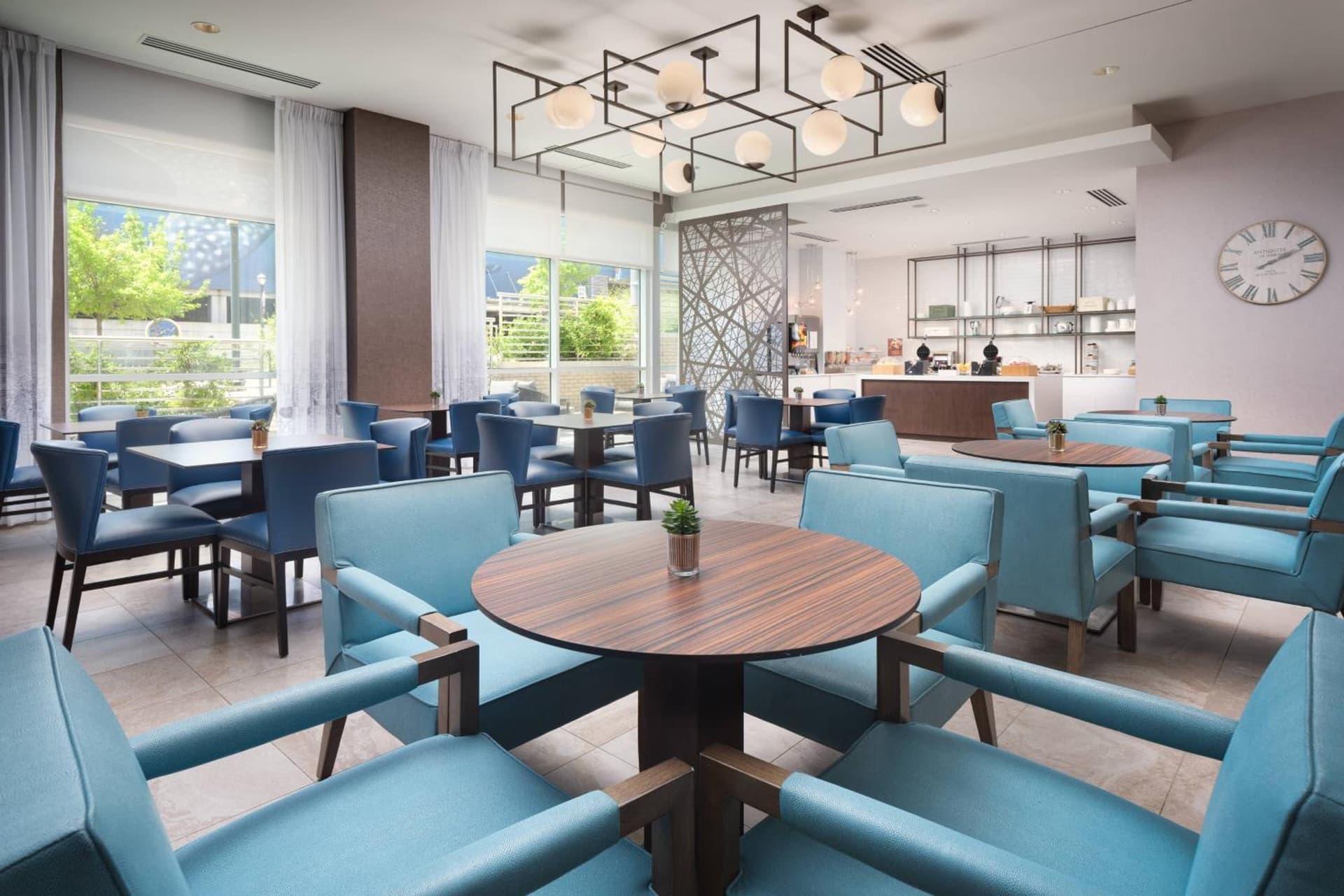SpringHill Suites by Marriott Atlanta Downtown interior in Atlanta, GA — gallery photo 2