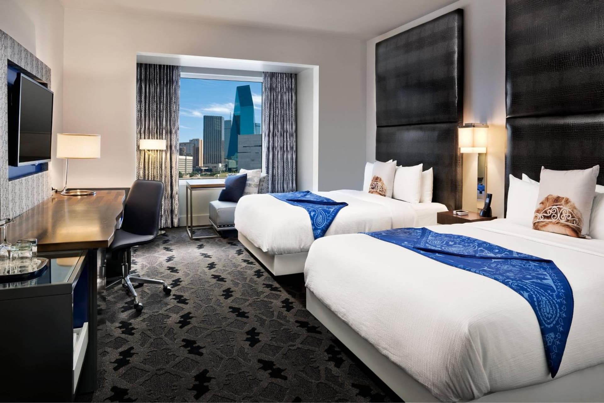 W Dallas property views in Dallas, TX — gallery photo 3