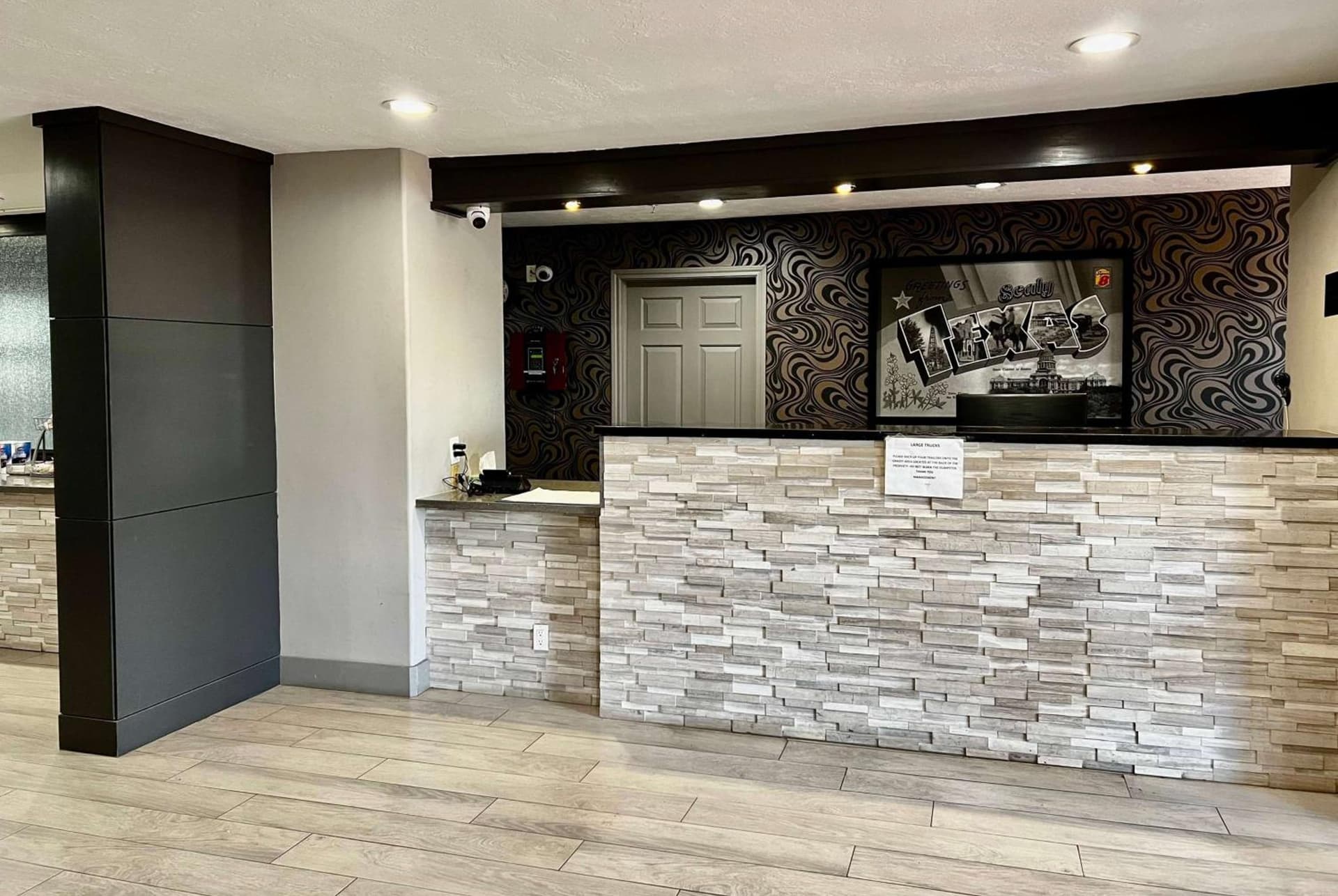 Super 8 by Wyndham Sealy interior in Sealy, TX — gallery photo 2