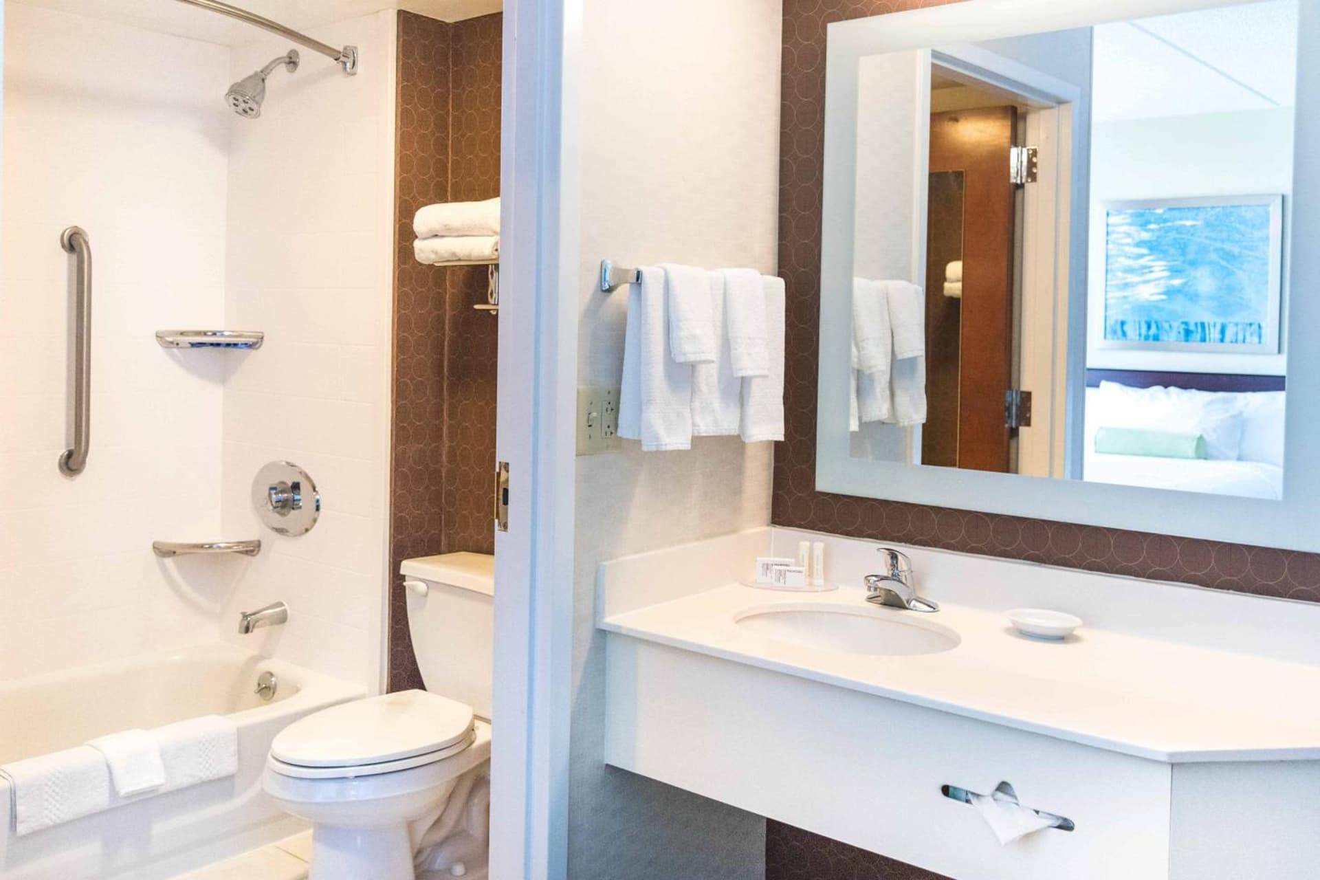 SpringHill Suites by Marriott Chicago Naperville Warrenville property views in Warrenville, IL — gallery photo 3