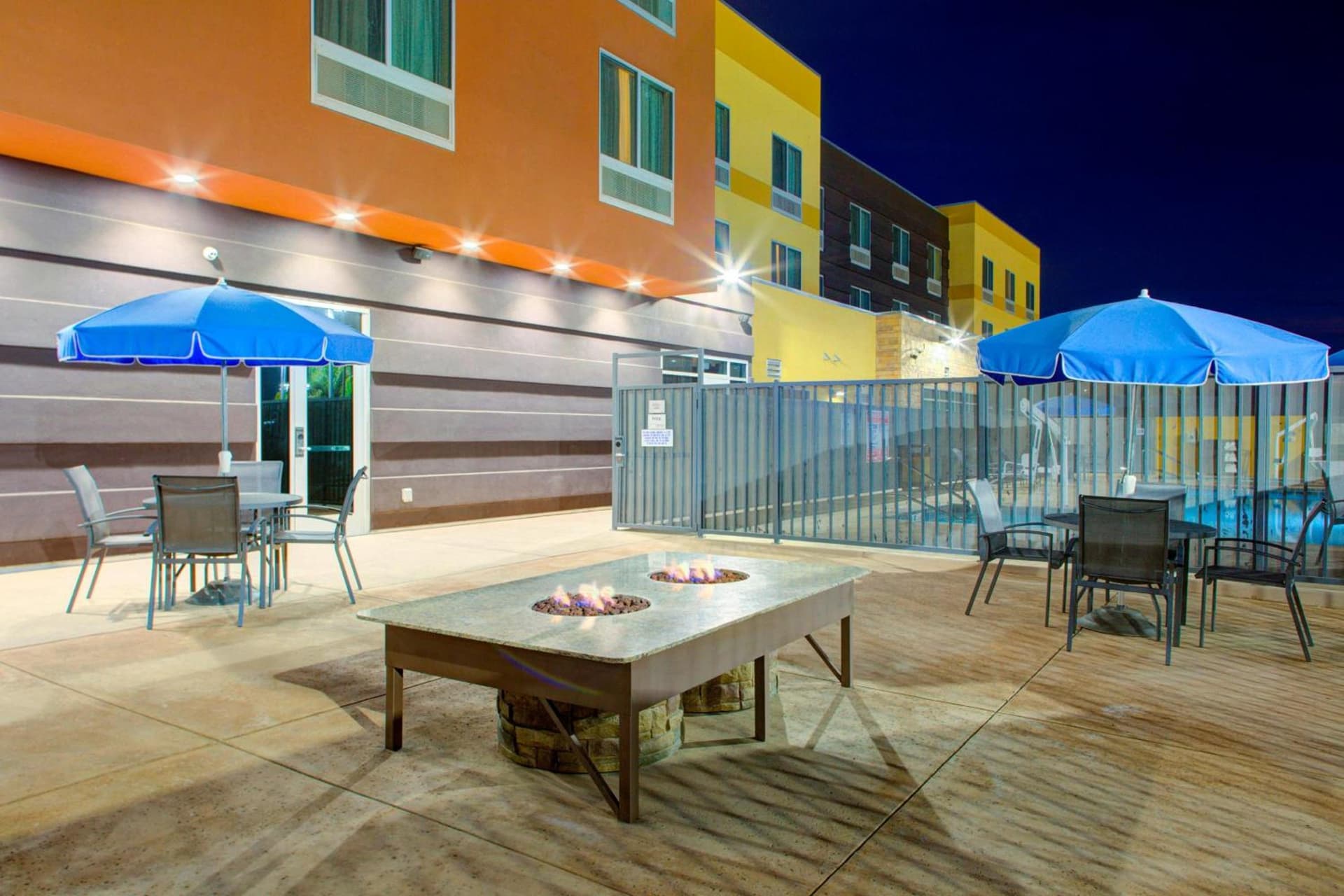 Fairfield Inn & Suites by Marriott Bakersfield North/Airport gallery photo in Bakersfield, CA — image 20