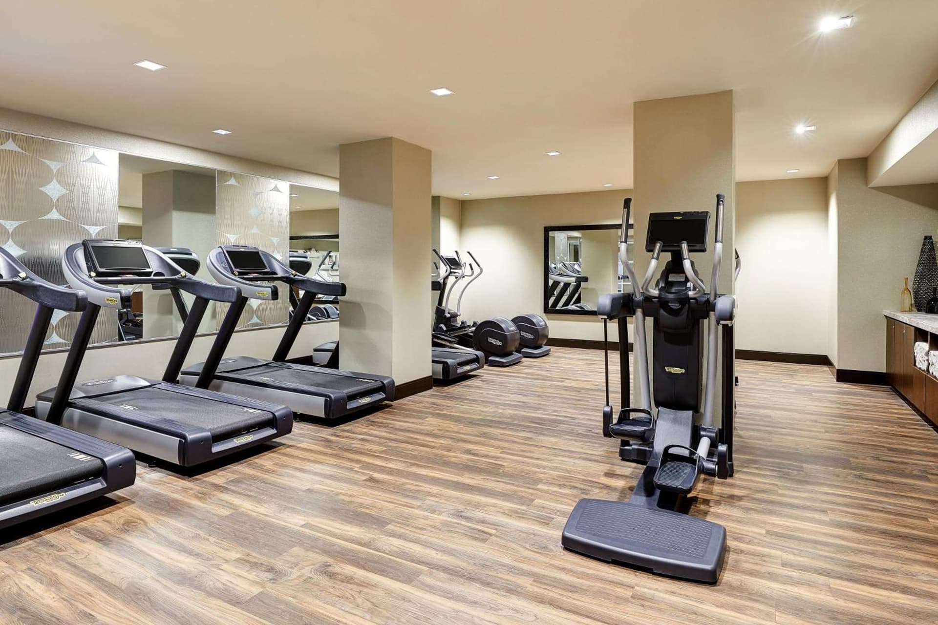 Residence Inn by Marriott Dallas Downtown gallery photo in Dallas, TX — image 32