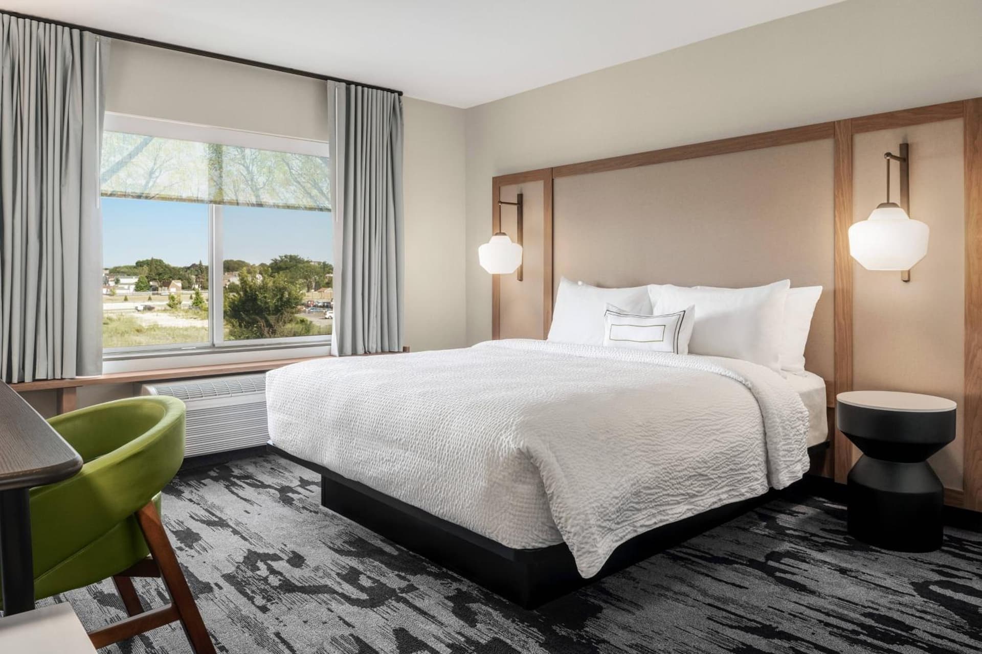 Fairfield Inn & Suites by Marriott Milwaukee West interior in West Milwaukee, WI — gallery photo 2