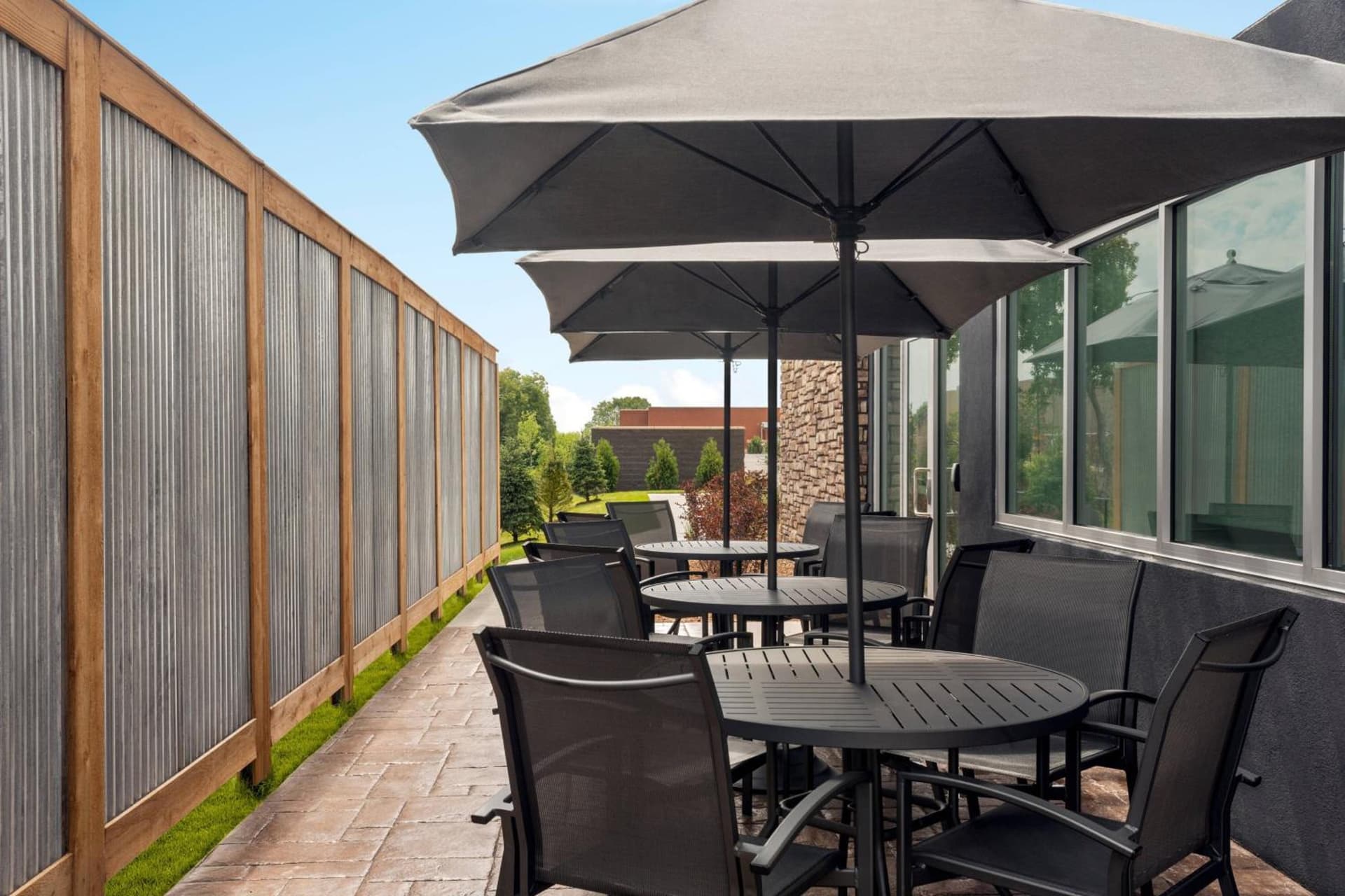 Fairfield Inn & Suites by Marriott Milwaukee West gallery photo in West Milwaukee, WI — image 7
