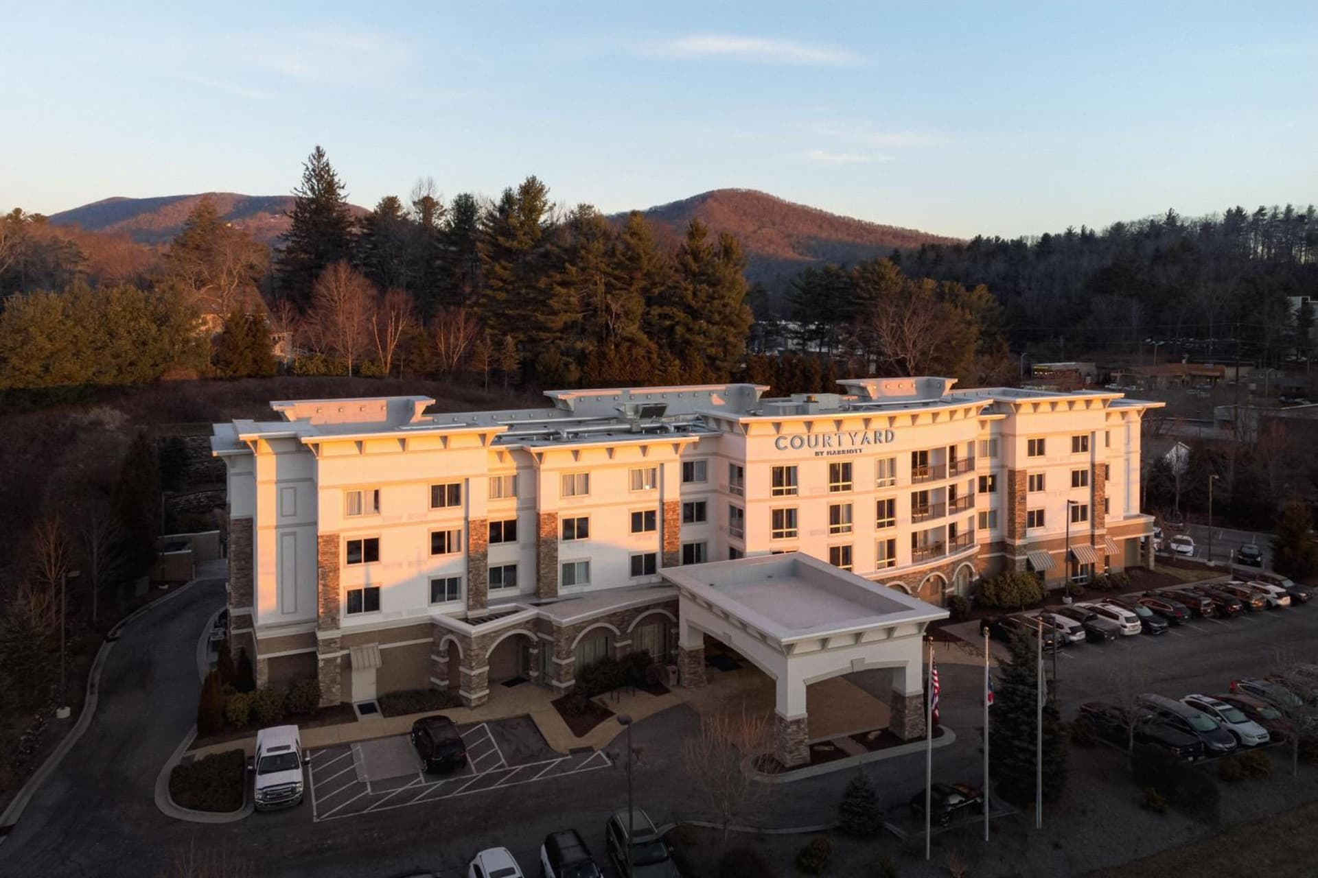 Courtyard by Marriott Boone interior in Boone, NC — gallery photo 2
