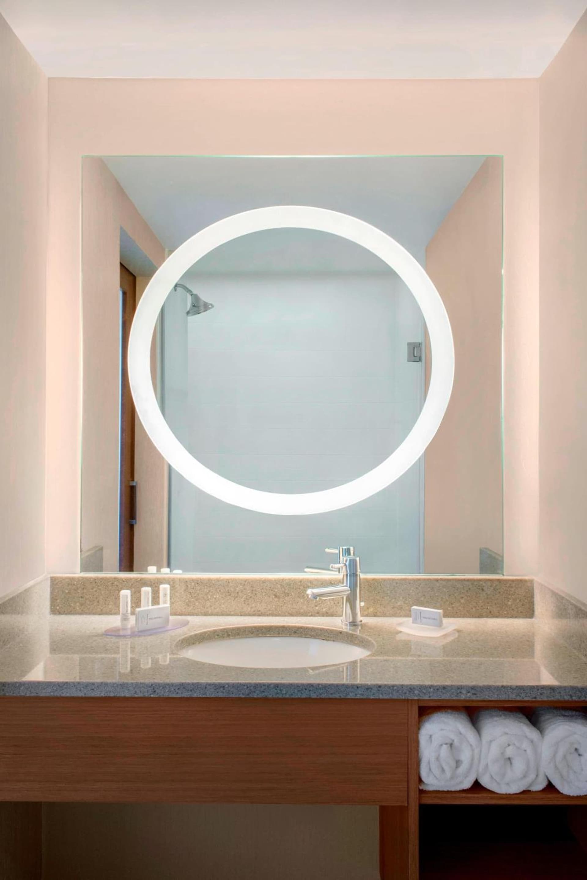SpringHill Suites Long Island Brookhaven gallery photo in Bellport, NY — image 8